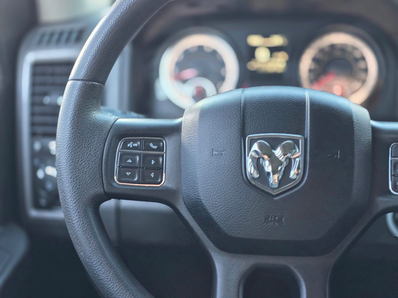 /akmautomotiveltd/2019-Ram-1500Classic-206469026071038.jpg