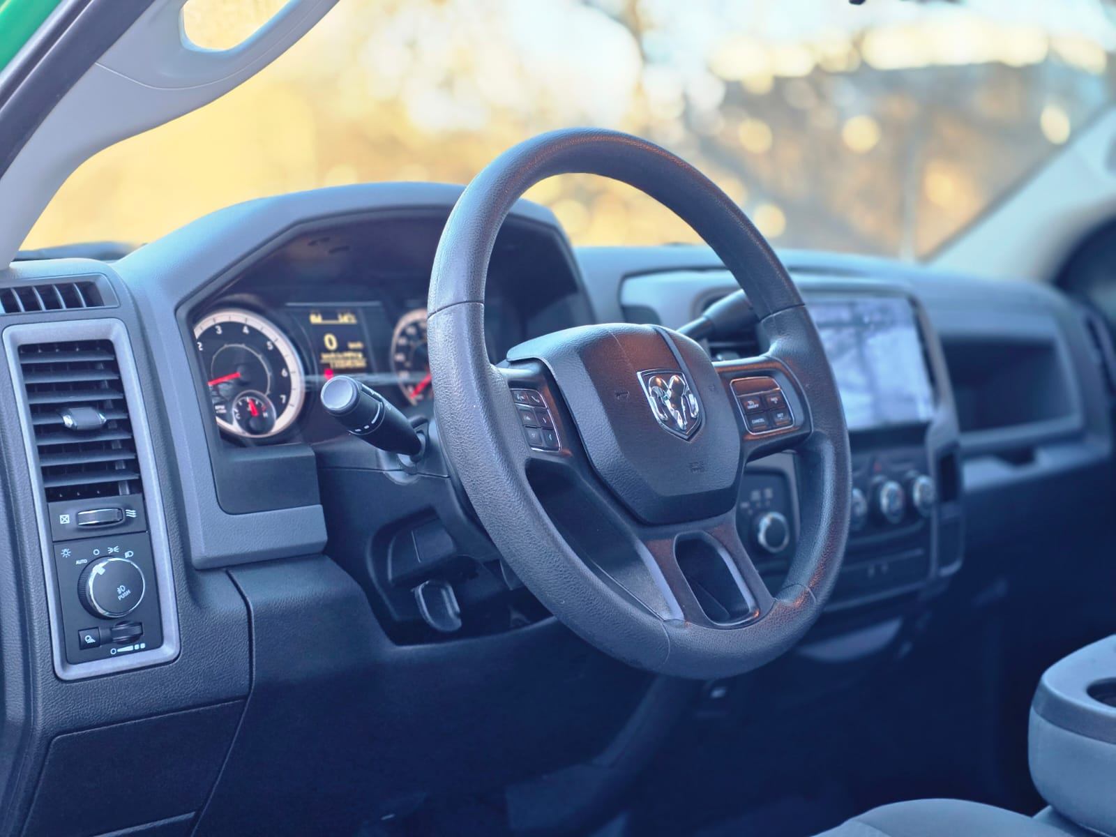/akmautomotiveltd/2019-Ram-1500Classic-7856171947440509.jpg