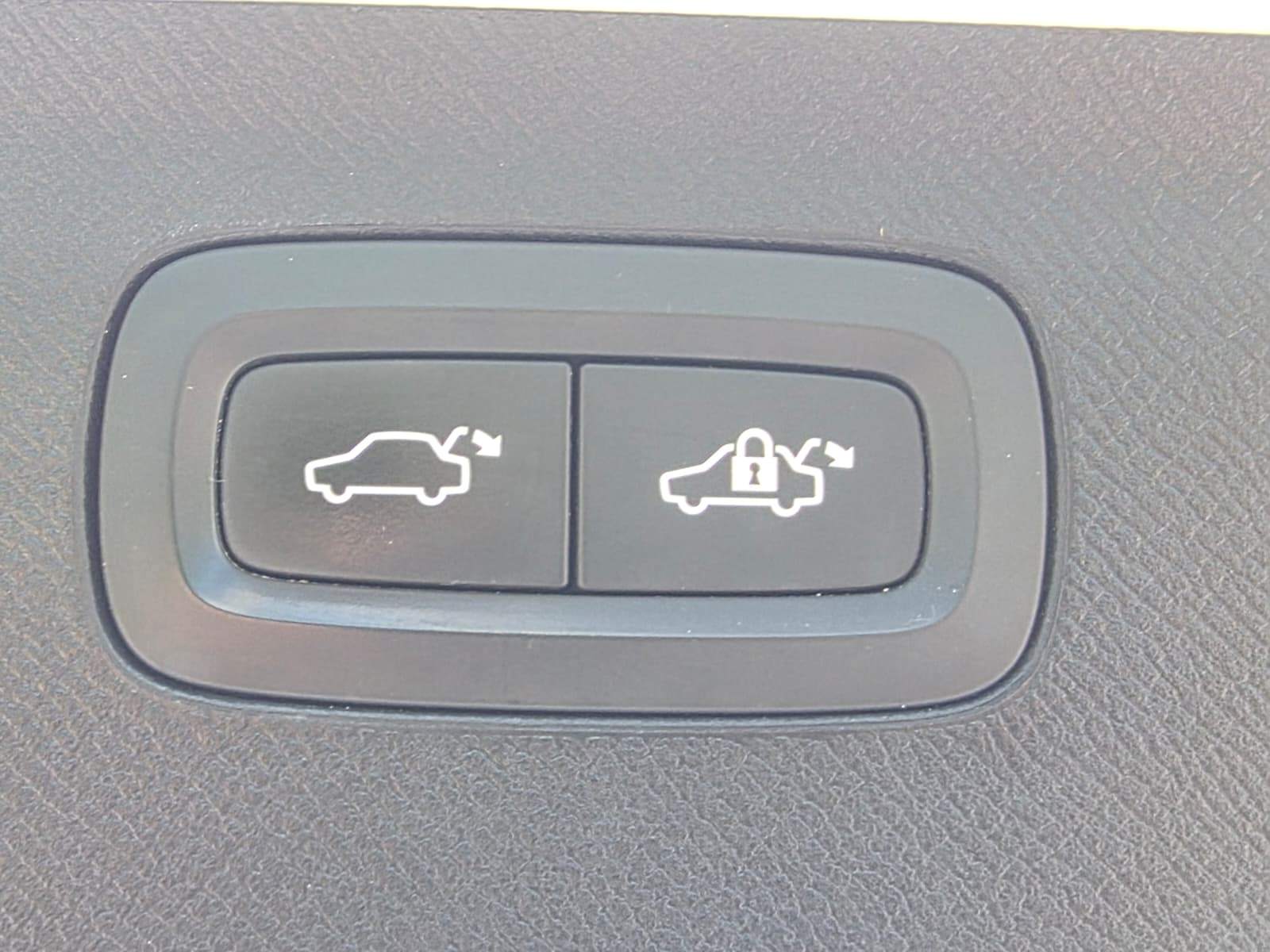 /akmautomotiveltd/2019-Volvo-XC90-1108012879609035.jpg