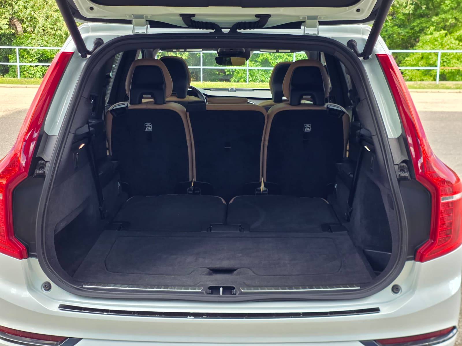 /akmautomotiveltd/2019-Volvo-XC90-14210640974740518.jpg
