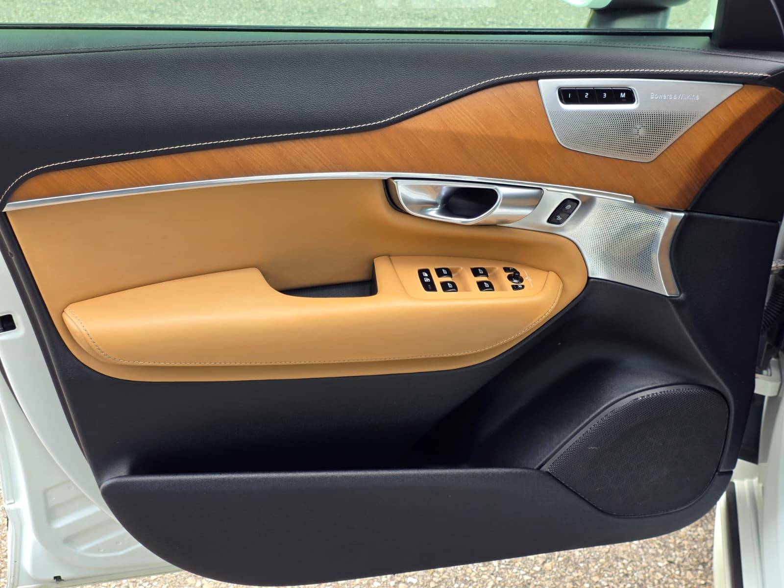/akmautomotiveltd/2019-Volvo-XC90-6094696373225175.jpg