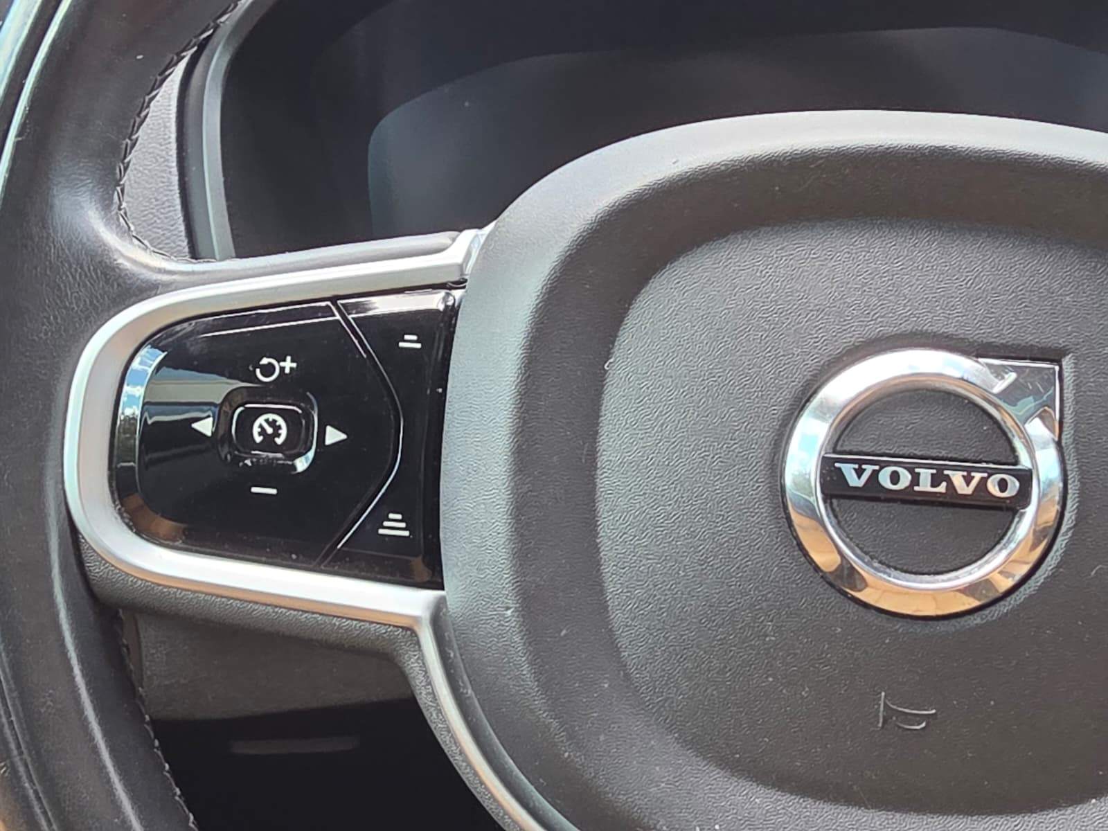 /akmautomotiveltd/2019-Volvo-XC90-8995271689193334.jpg