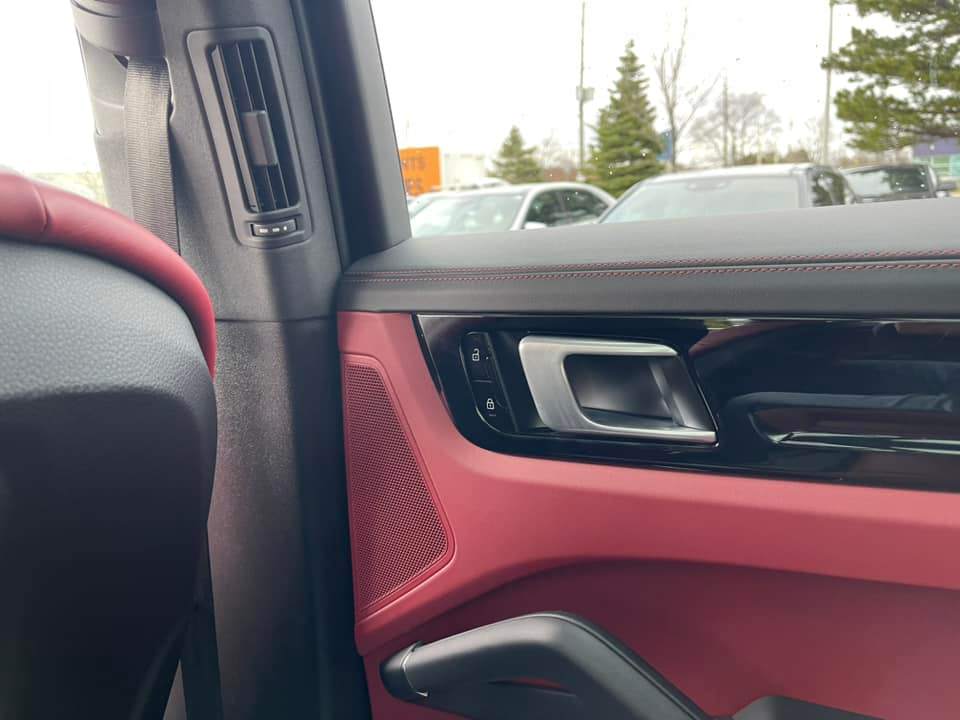 /akmautomotiveltd/2020-Porsche-Cayenne-22357068538391078.jpg