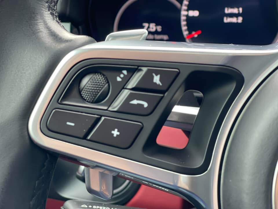 /akmautomotiveltd/2020-Porsche-Cayenne-7073126975263788.jpg