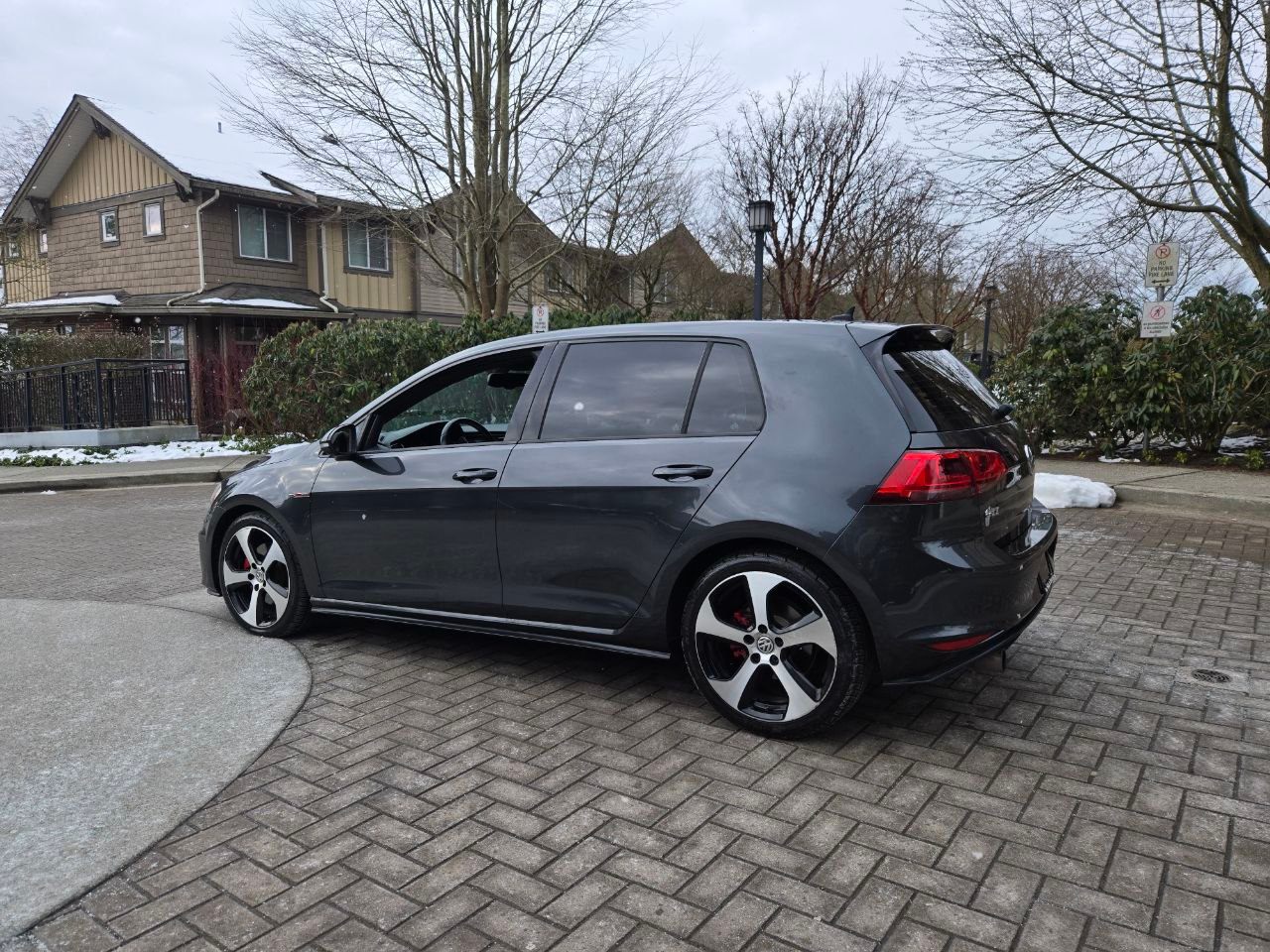 /alphaautoaccessltd/2015-Volkswagen-GolfGTI-019665429980062488.jpg