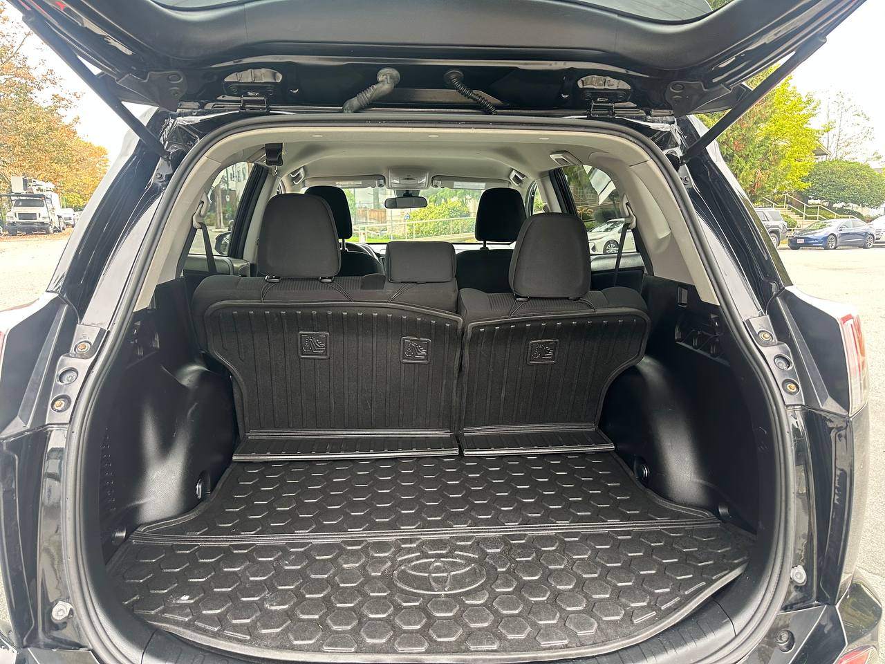 /alphaautoaccessltd/2017-Toyota-RAV4-44599437827240274.jpg