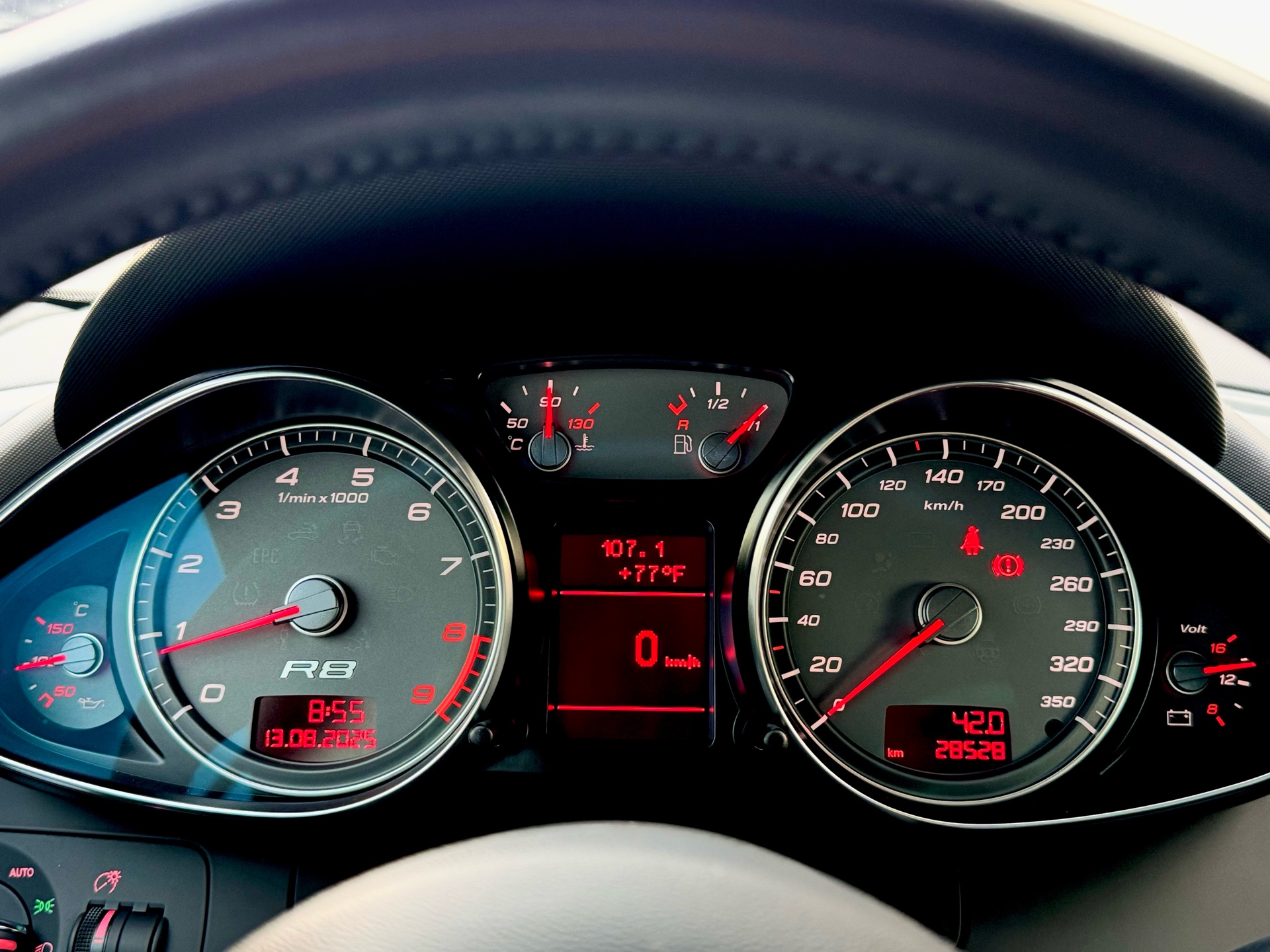 /alphaautosales/2008-Audi-R8-17827165387339172.jpg