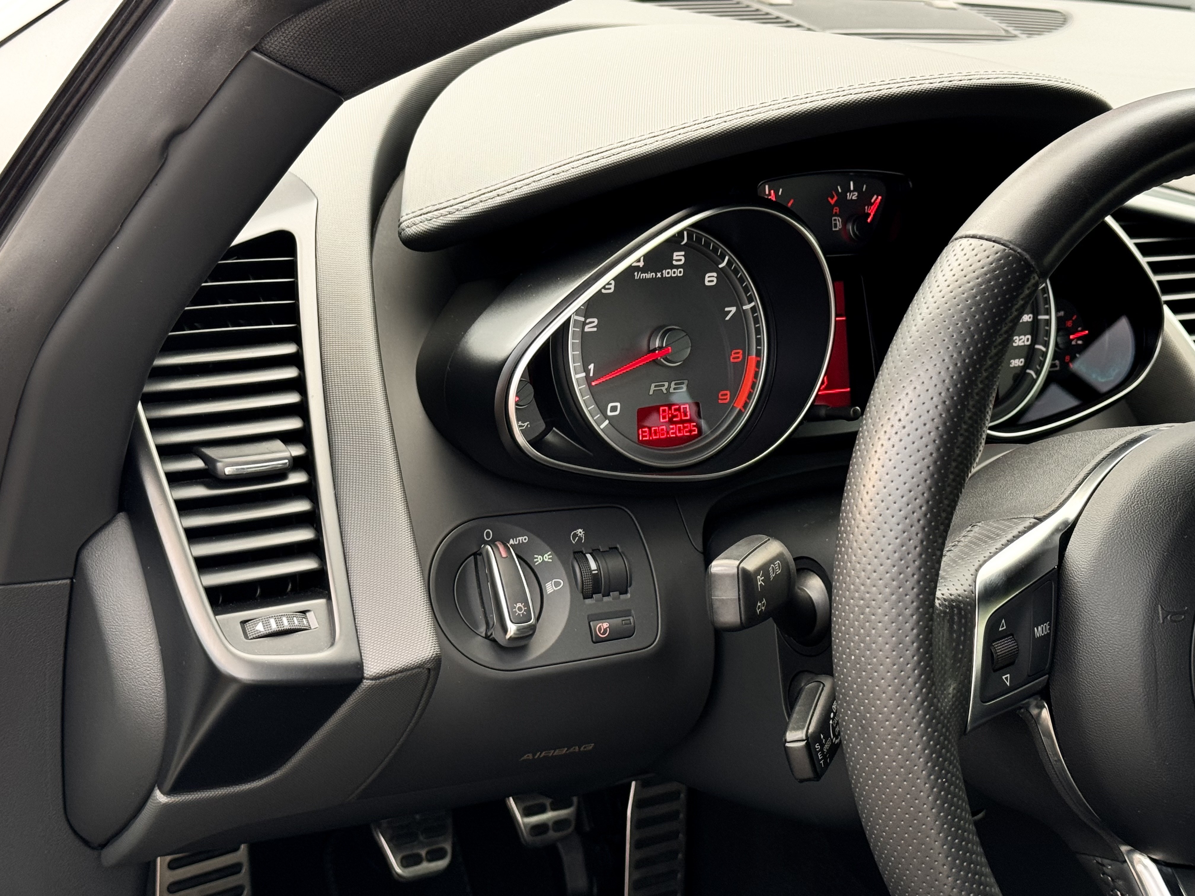 /alphaautosales/2008-Audi-R8-6626811411075078.jpg