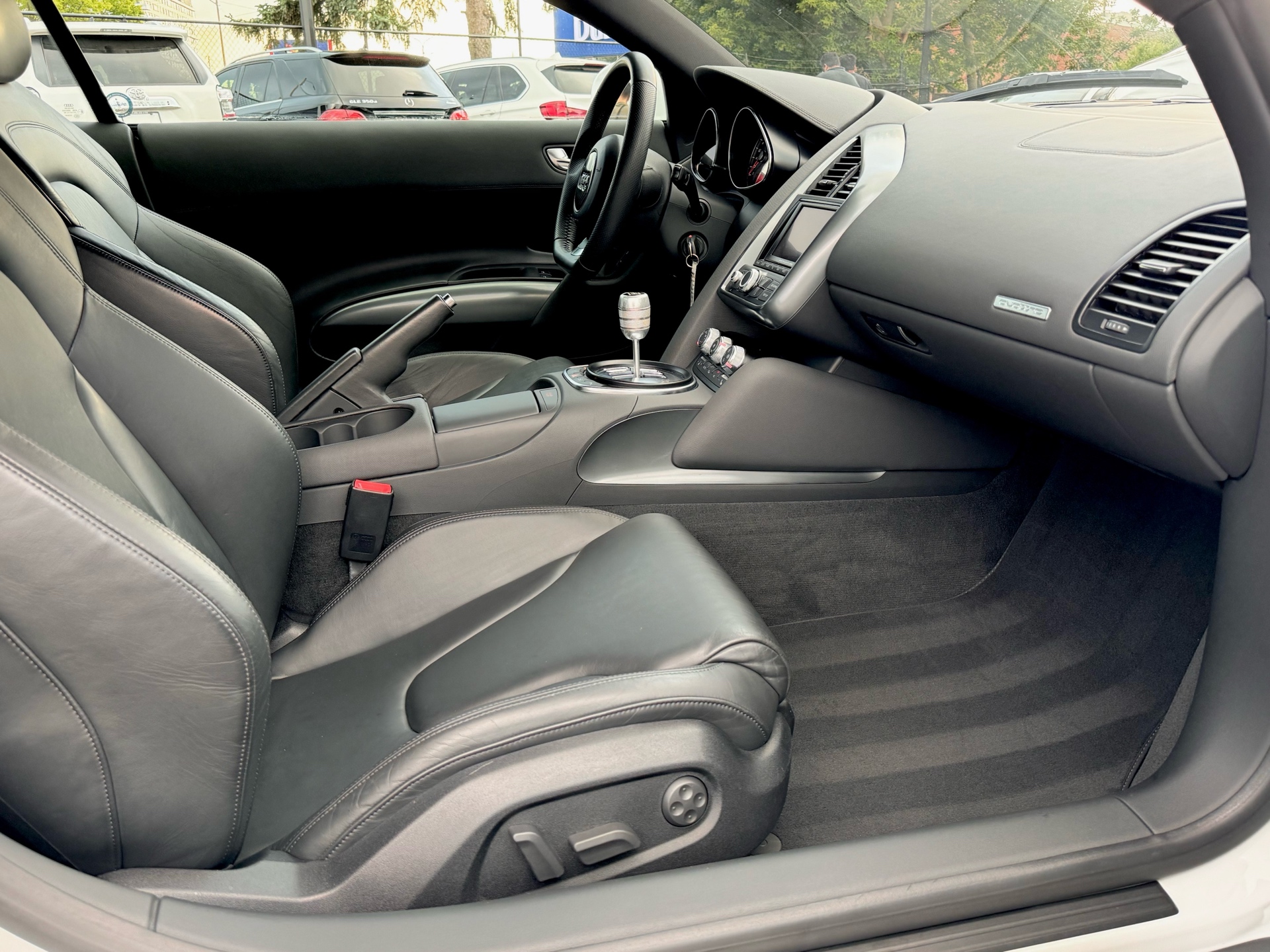 /alphaautosales/2008-Audi-R8-698174794011081.jpg