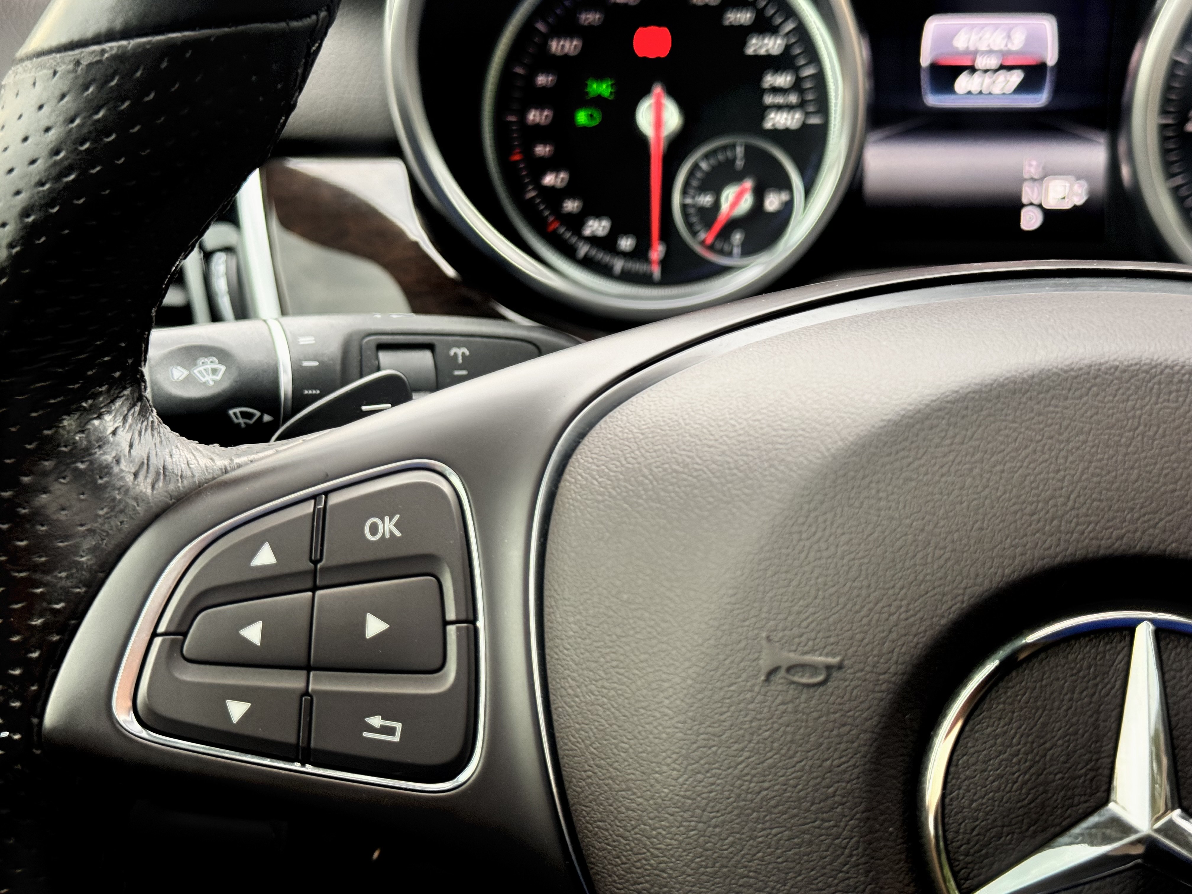/alphaautosales/2016-Mercedes-Benz-GLE-class-5655587842972414.jpg