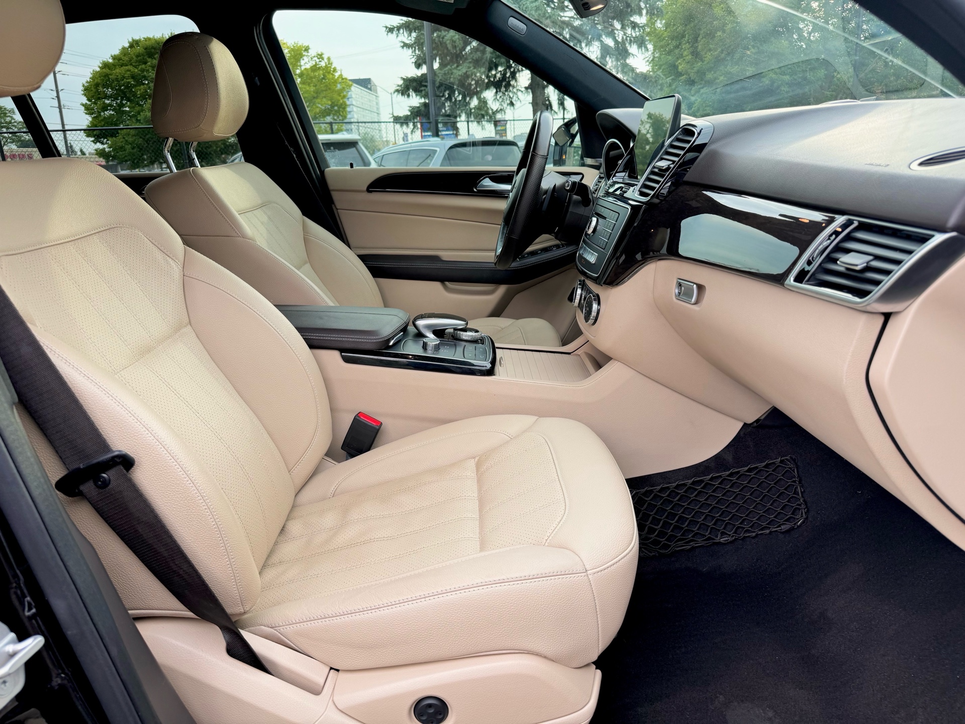 /alphaautosales/2016-Mercedes-Benz-GLE-class-7066769103050956.jpg