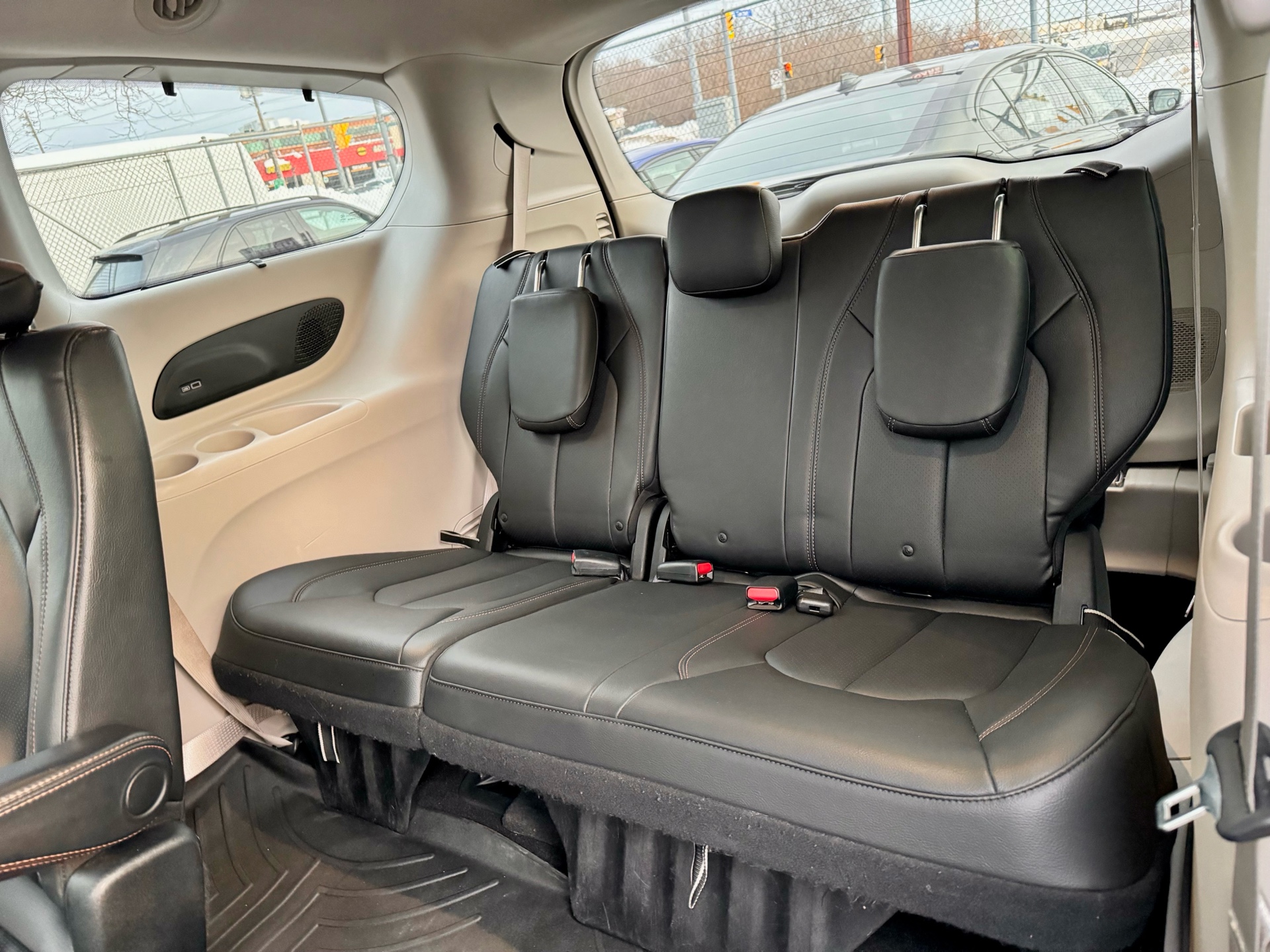 /alphaautosales/2017-Chrysler-Pacifica-21128259088209944.jpg