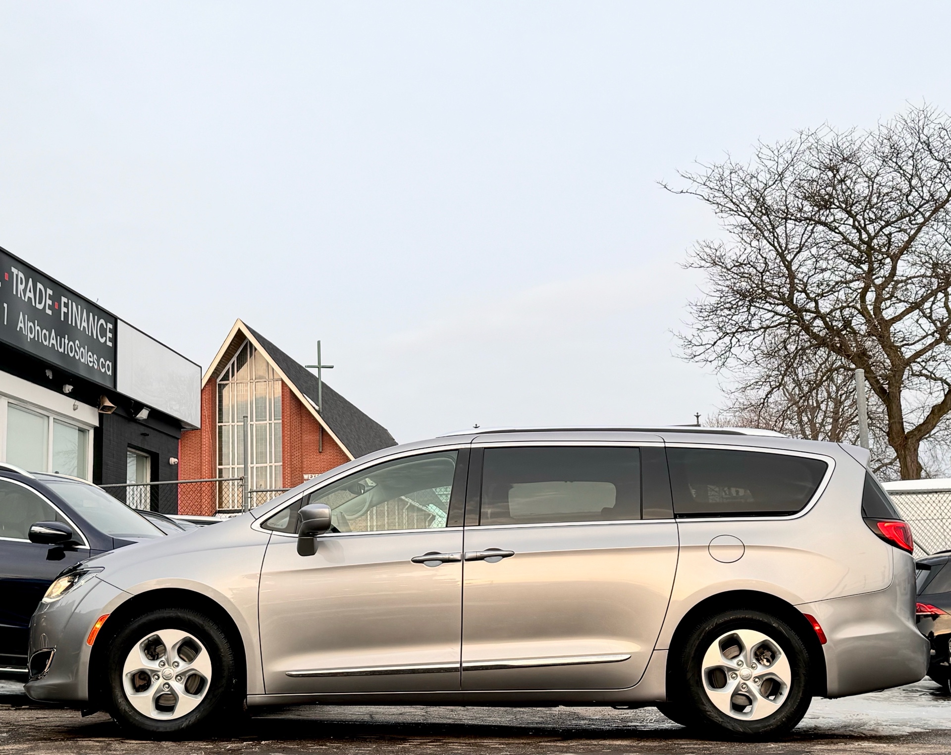 /alphaautosales/2017-Chrysler-Pacifica-638462855507995.jpg