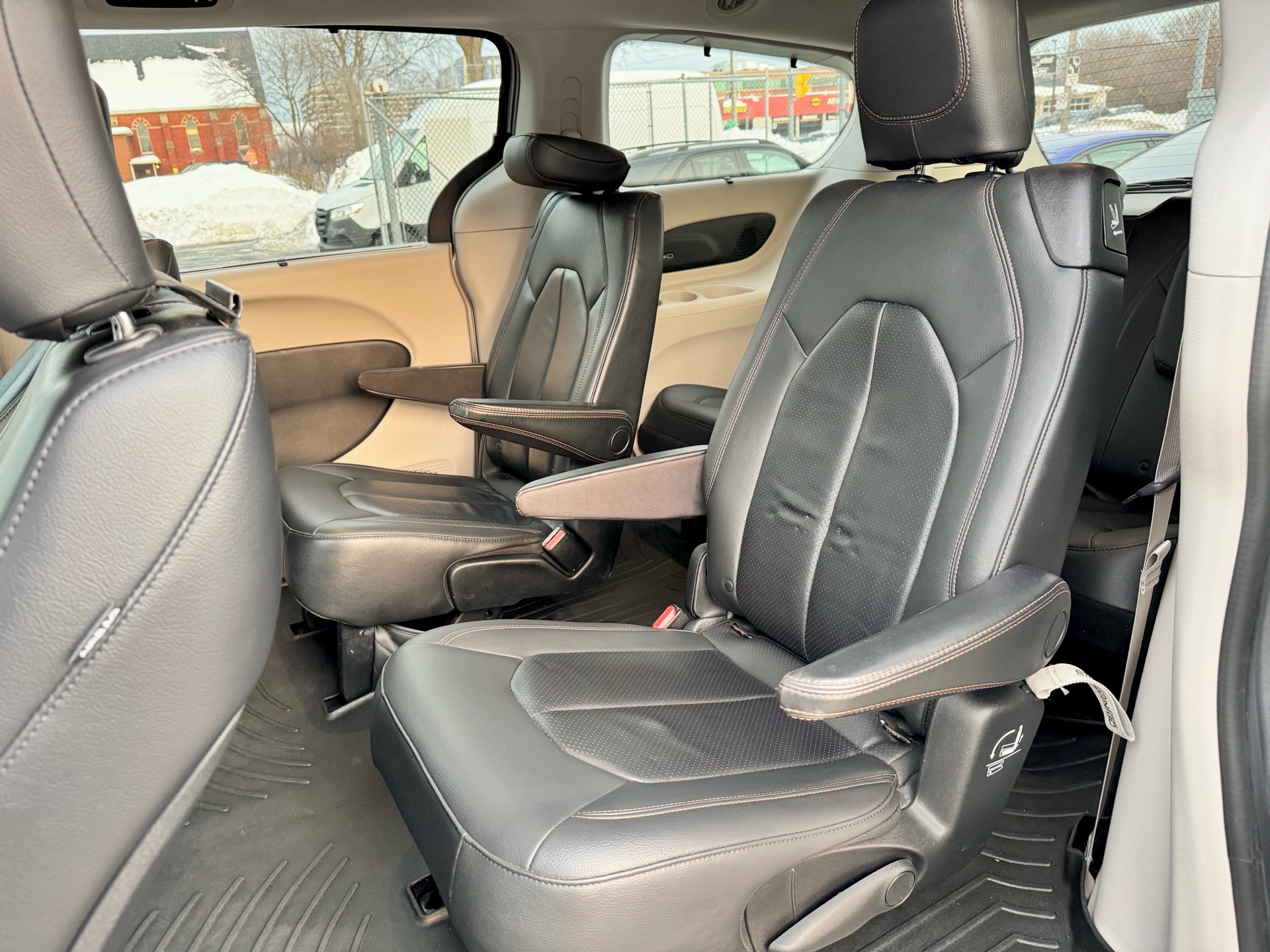 /alphaautosales/2017-Chrysler-Pacifica-6992894652918393.jpg
