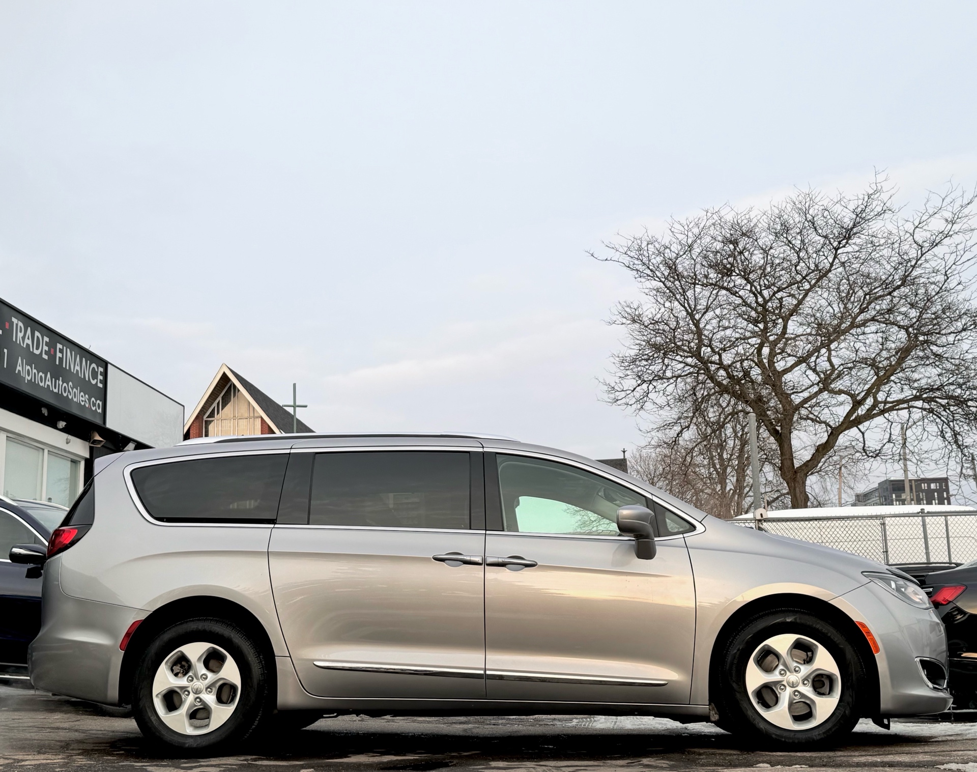 /alphaautosales/2017-Chrysler-Pacifica-9241949386680042.jpg
