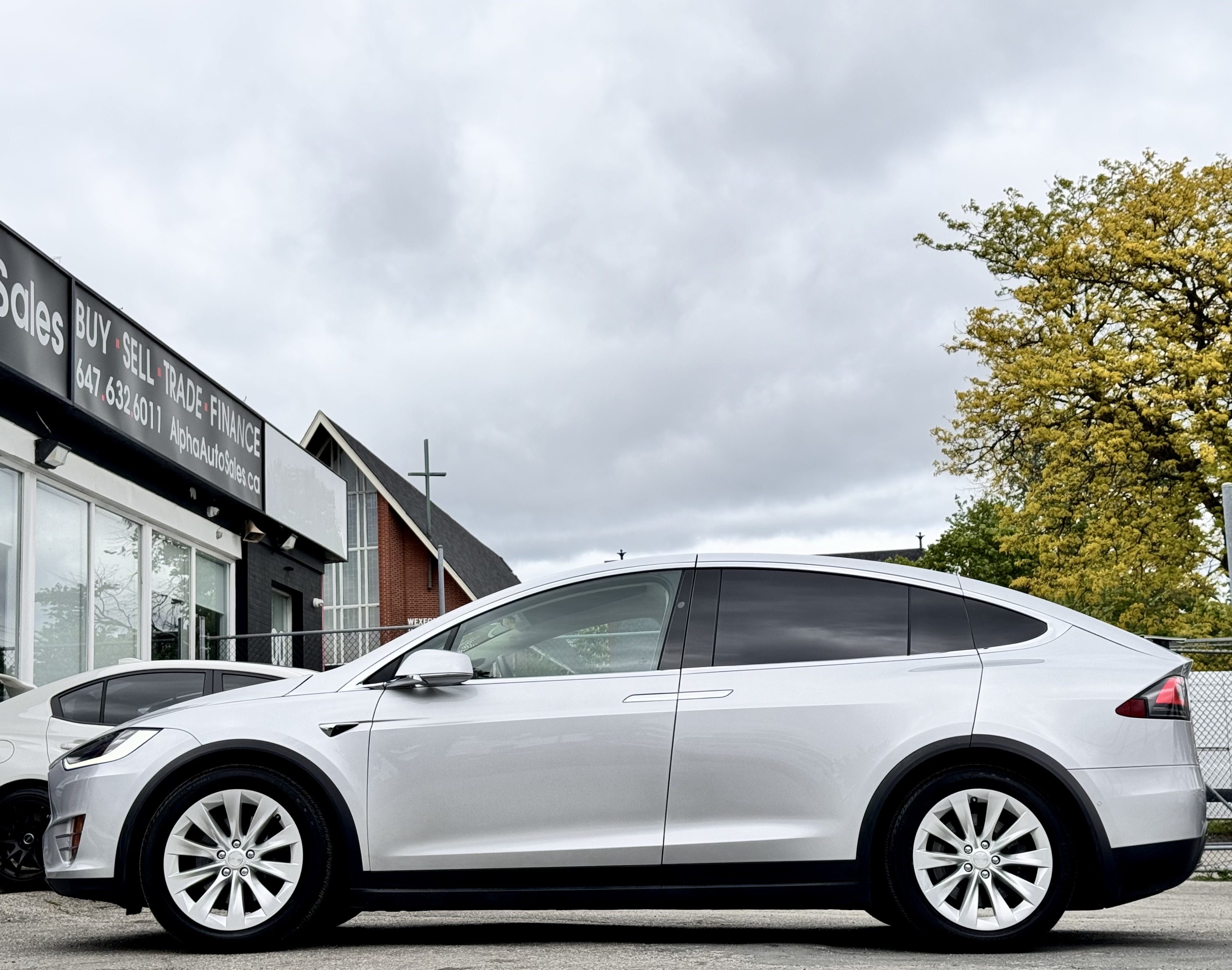 /alphaautosales/2017-Tesla-ModelX-009300908760720539.jpg