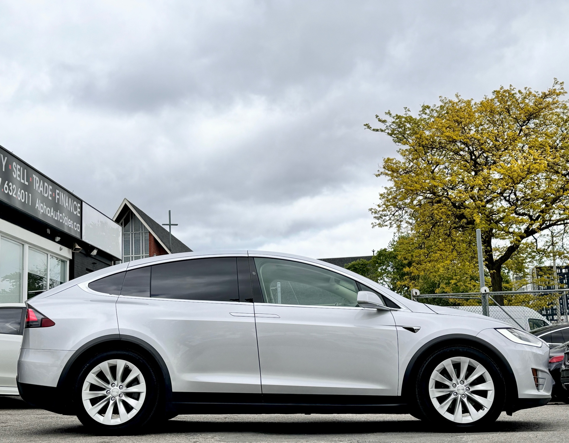 /alphaautosales/2017-Tesla-ModelX-47115787745675597.jpg