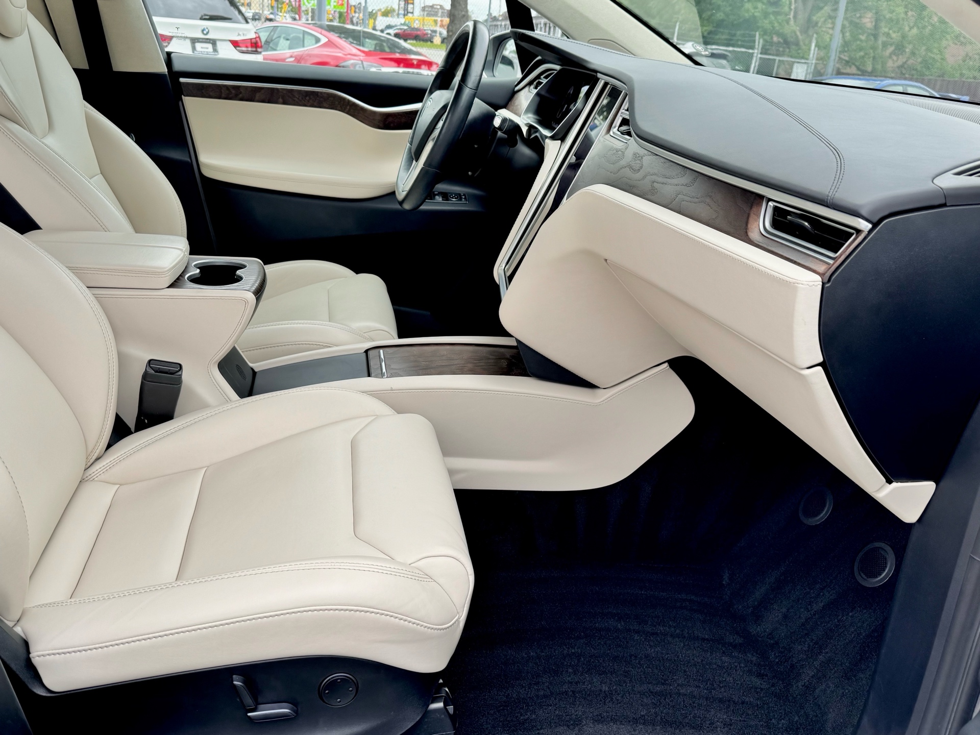 /alphaautosales/2017-Tesla-ModelX-7418089070828884.jpg