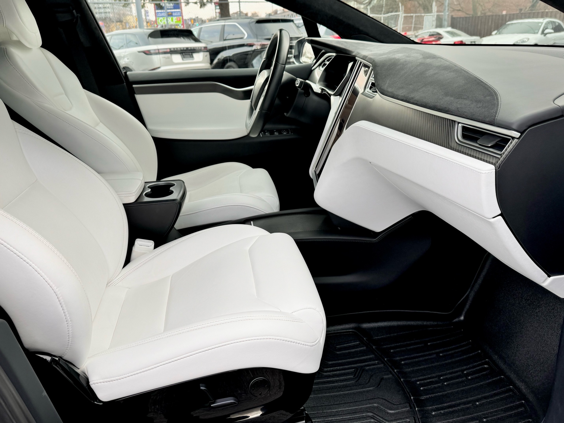 /alphaautosales/2017-Tesla-ModelX-8790335628890908.jpg
