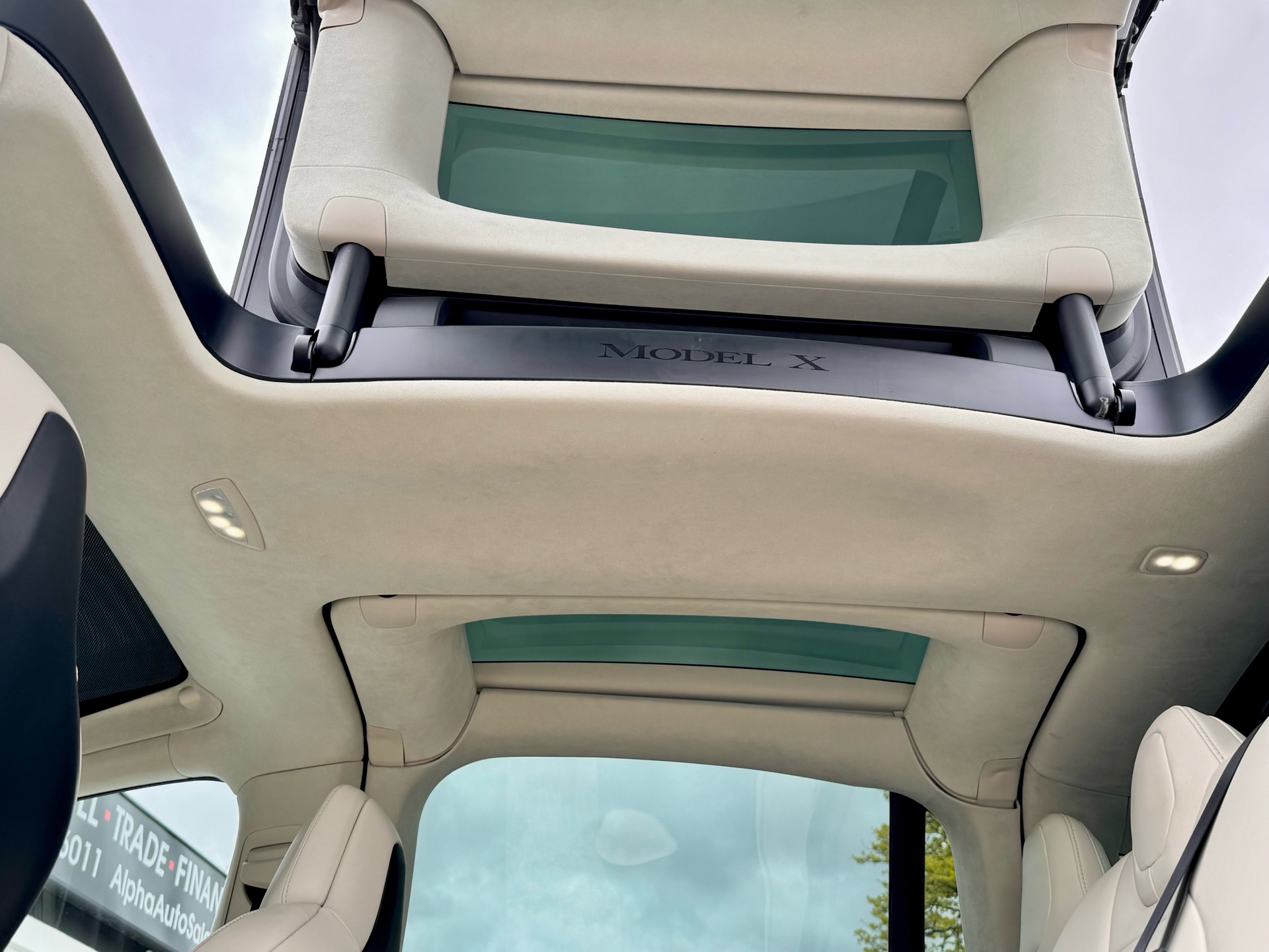 /alphaautosales/2017-Tesla-ModelX-8923721052671574.jpg