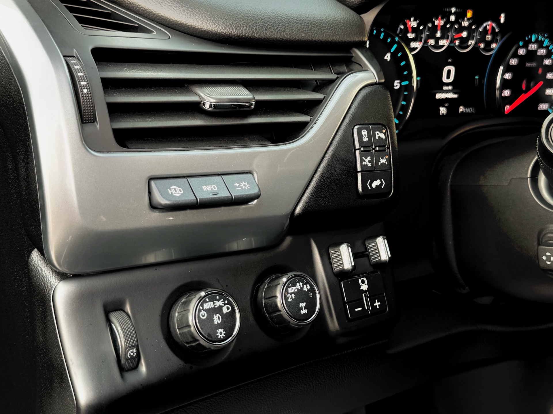 /alphaautosales/2018-Chevrolet-Tahoe-5722543602366568.jpg