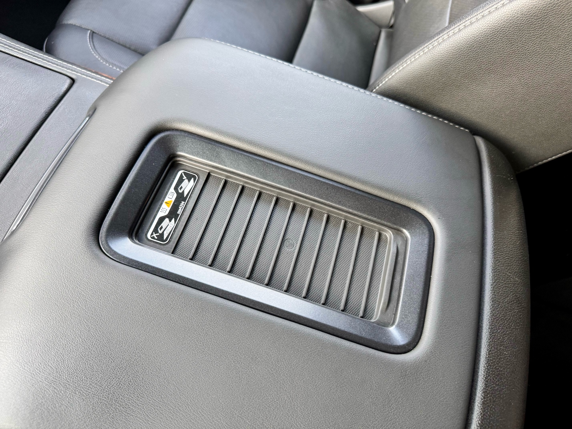 /alphaautosales/2018-Chevrolet-Tahoe-9124560056281319.jpg