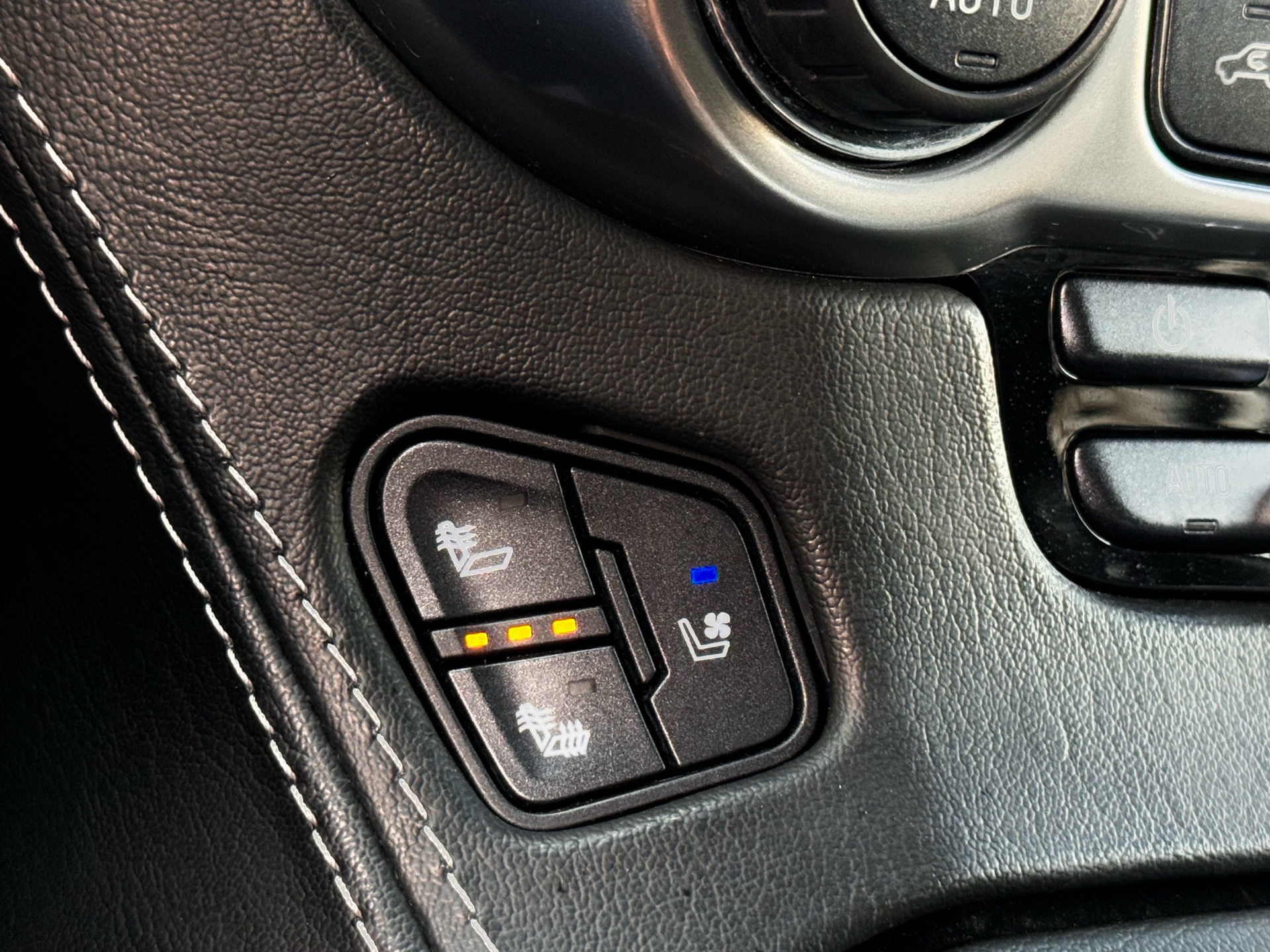 /alphaautosales/2018-Chevrolet-Tahoe-9378336672100005.jpg