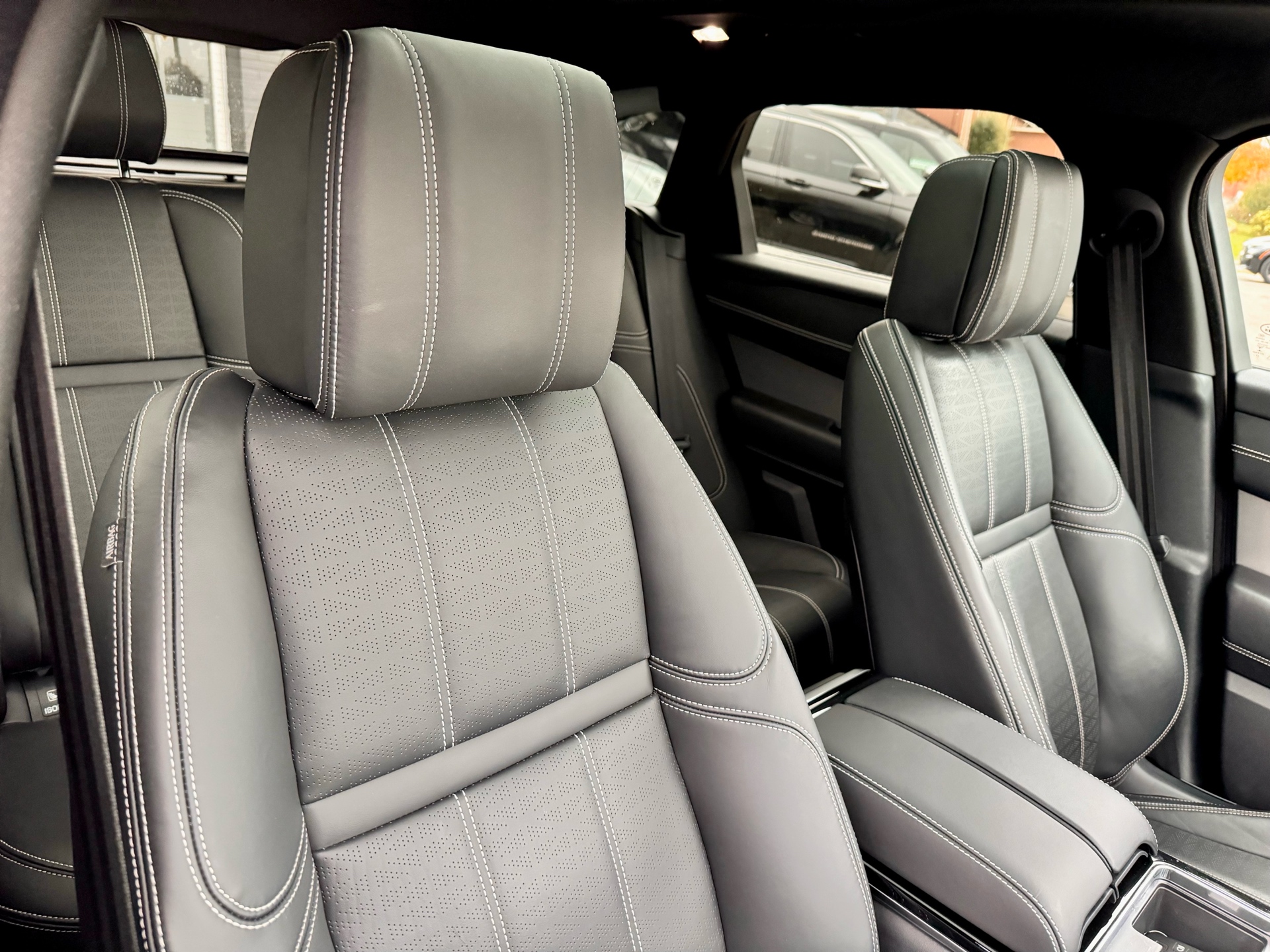 /alphaautosales/2018-LandRover-RangeRover-43103156539991283.jpg