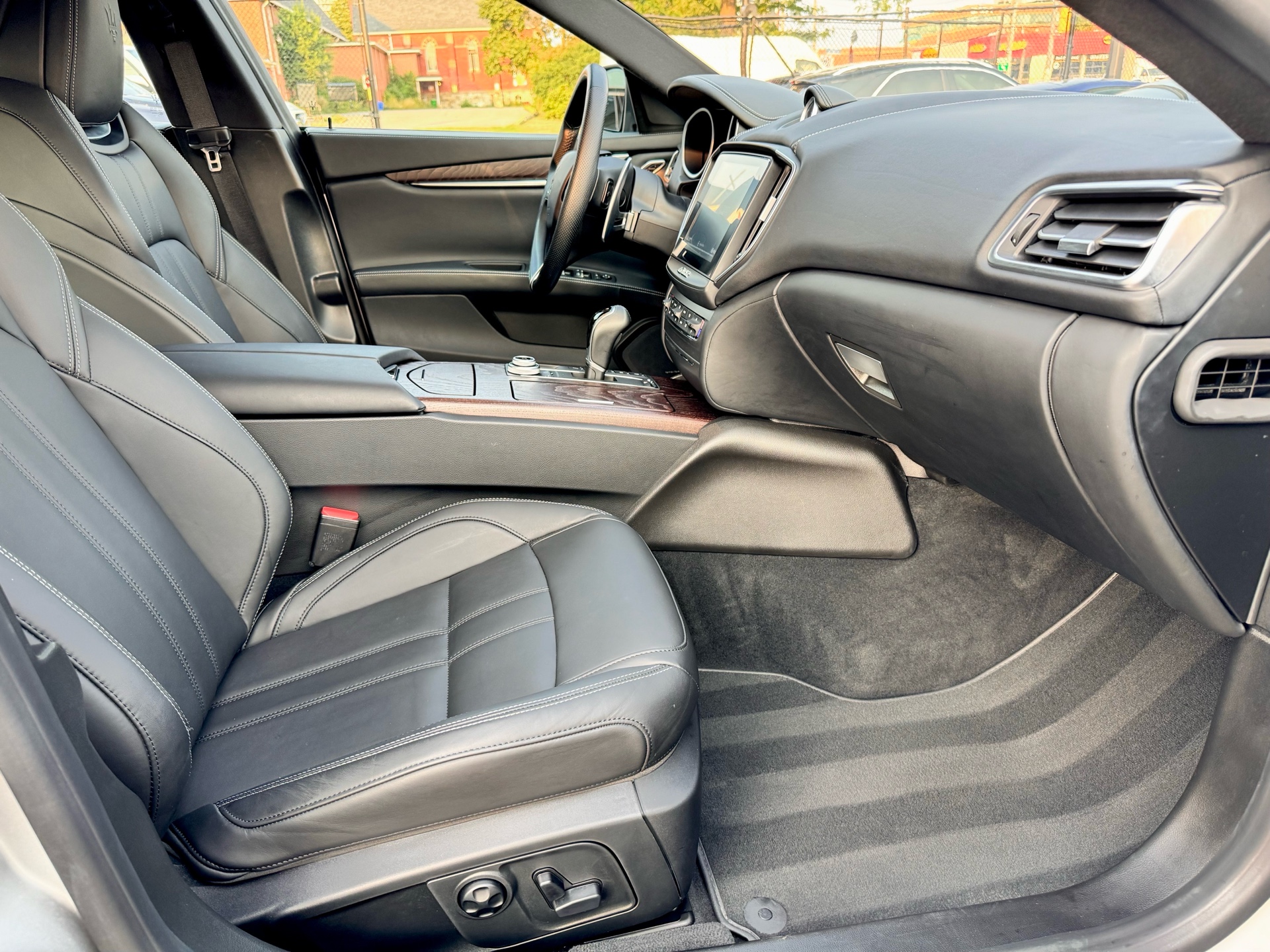 /alphaautosales/2018-Maserati-Ghibli-7369107130338215.jpg