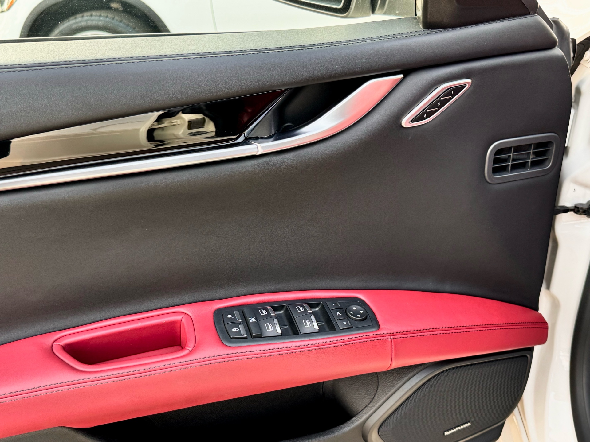 /alphaautosales/2018-Maserati-Ghibli-7560809560836721.jpg
