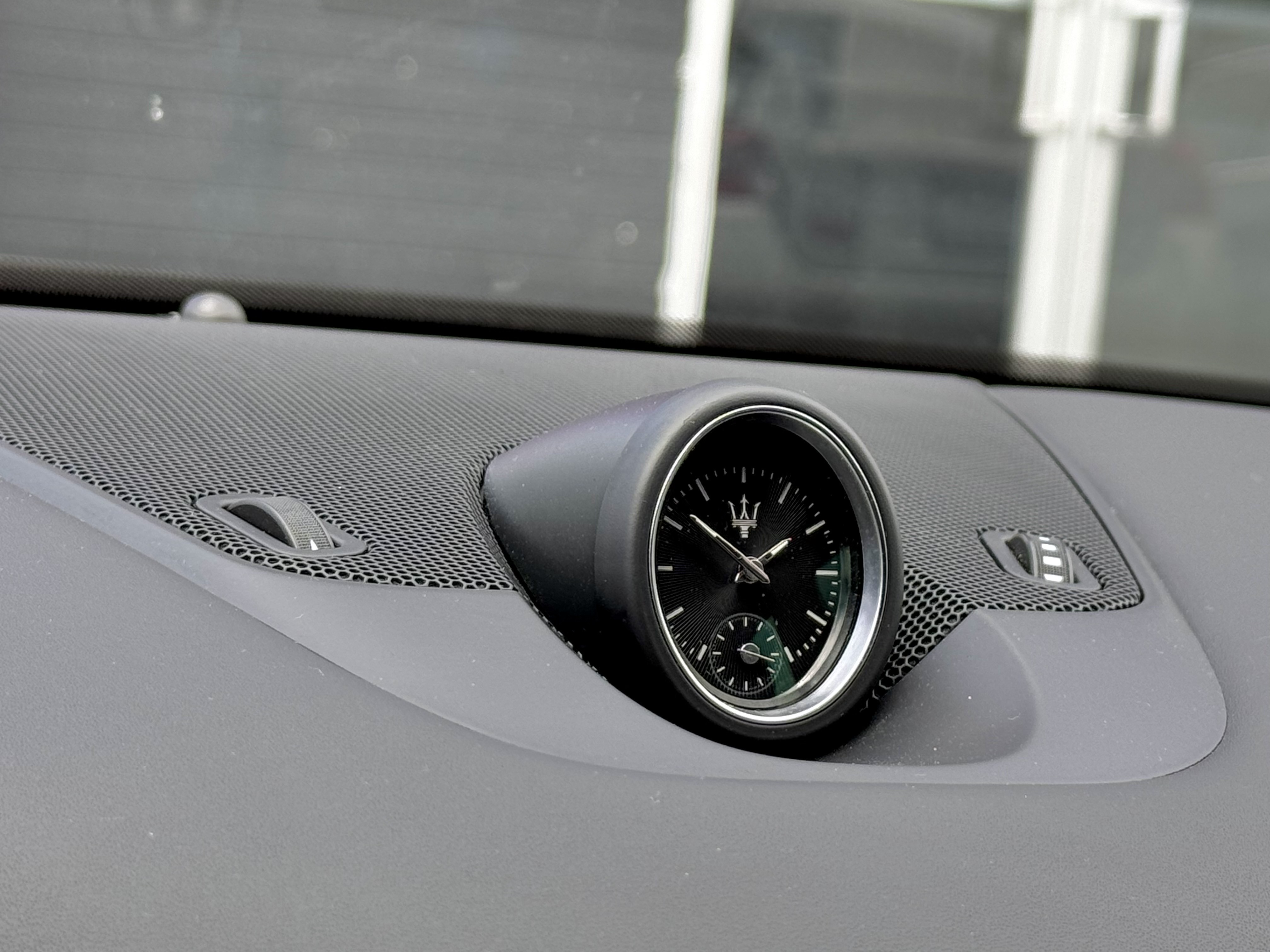 /alphaautosales/2018-Maserati-Levante-8354861488046321.jpg