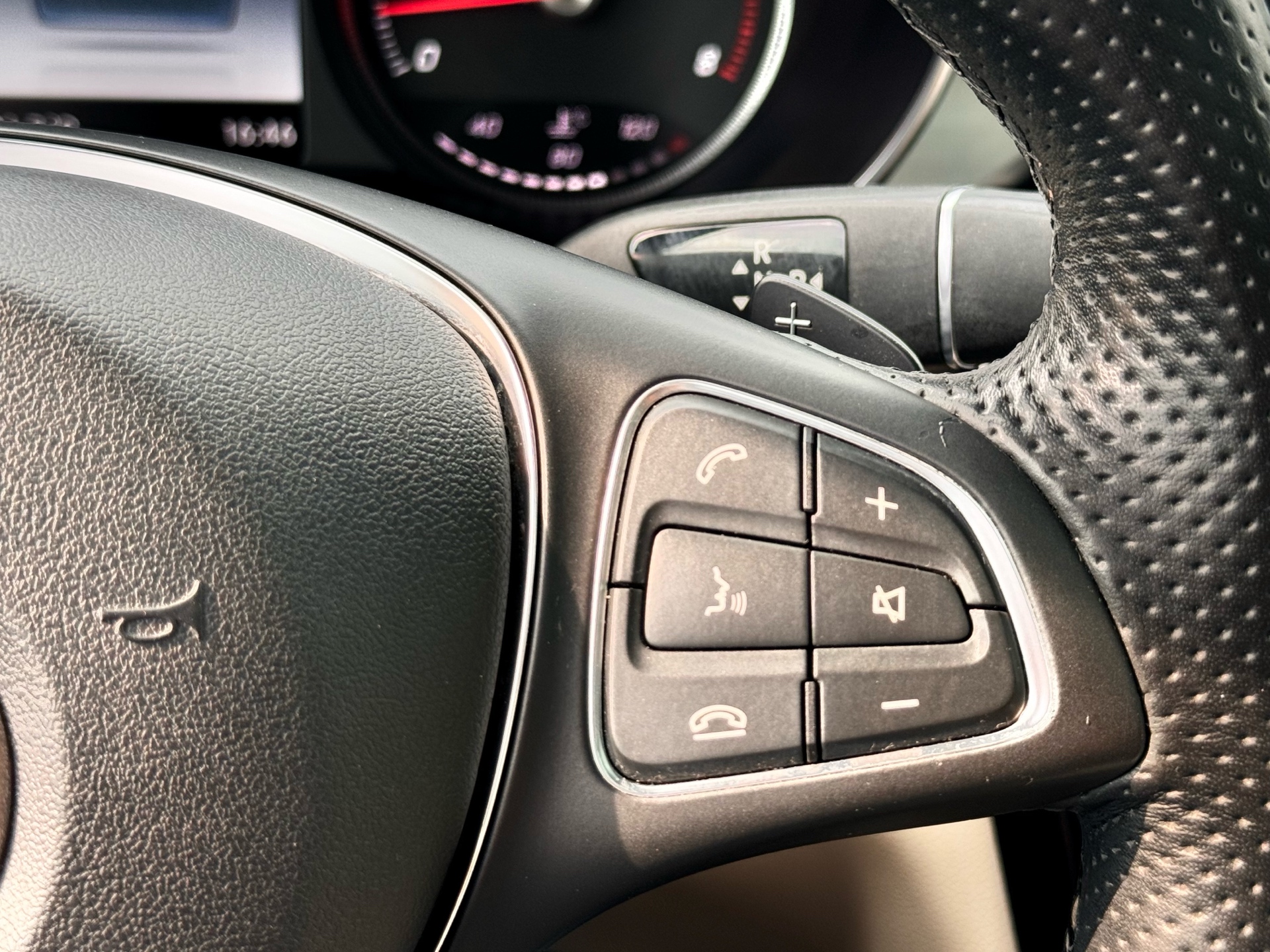 /alphaautosales/2018-Mercedes-Benz-GLC-class-49334746201389534.jpg