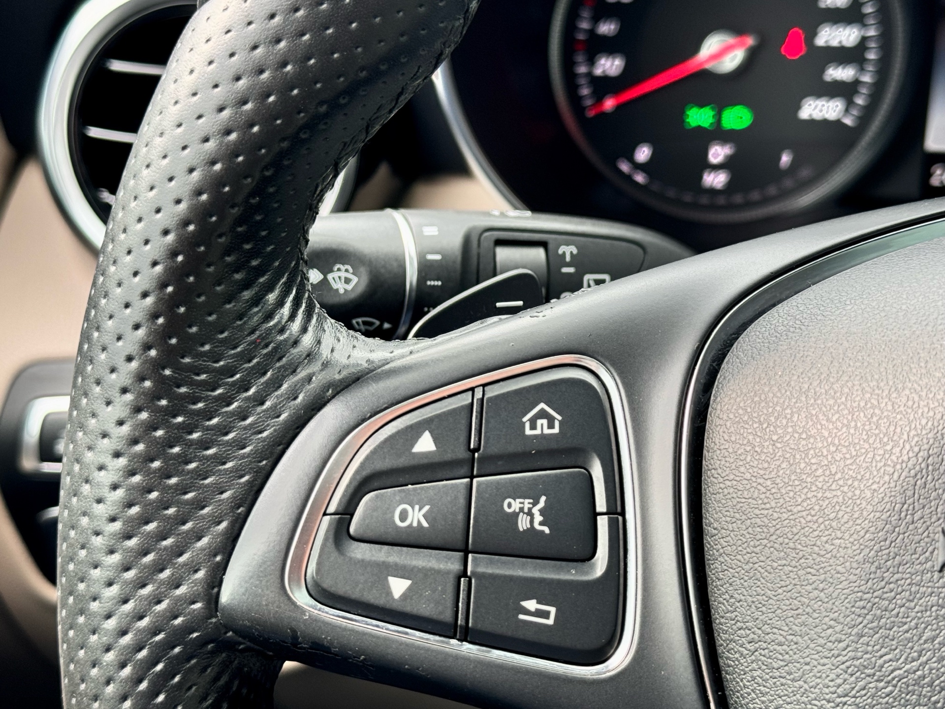 /alphaautosales/2018-Mercedes-Benz-GLC-class-916996313841592.jpg