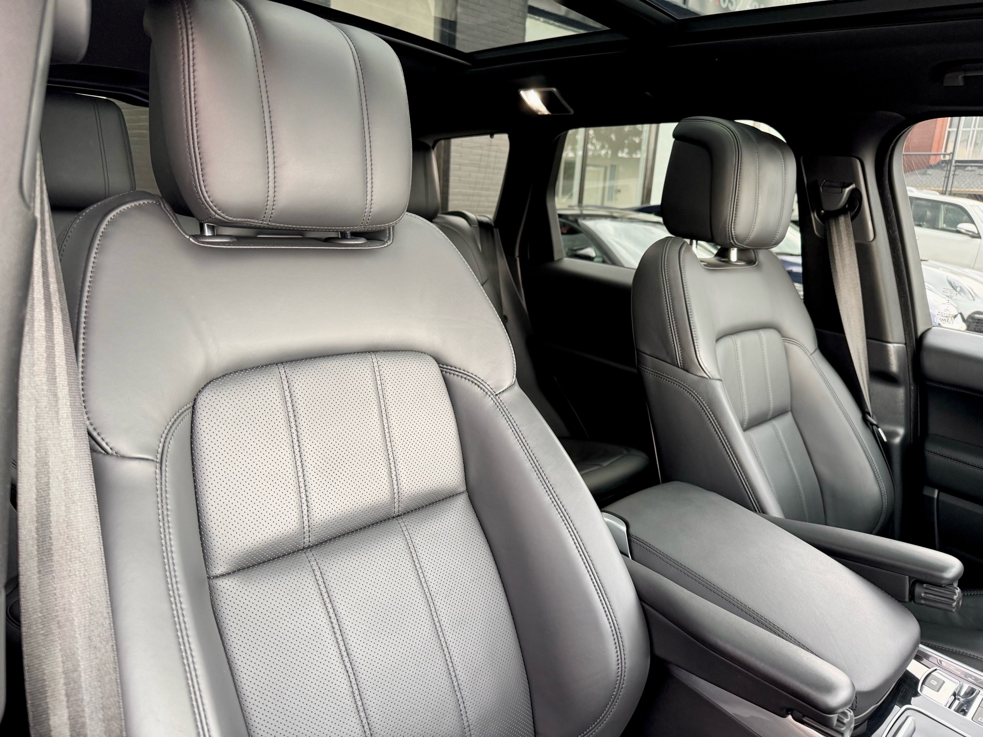 /alphaautosales/2019-LandRover-RangeRover-6635167468254533.jpg
