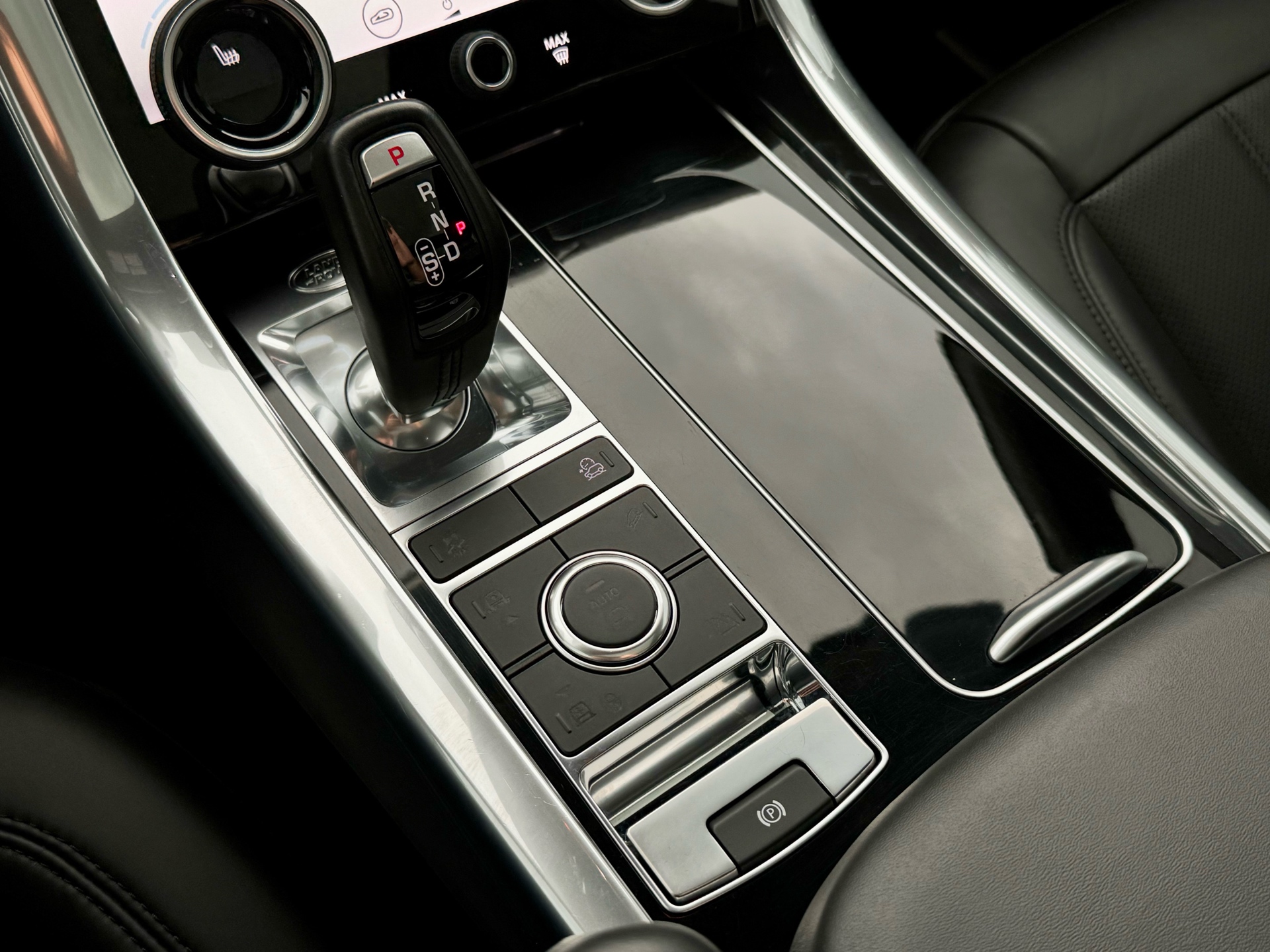 /alphaautosales/2019-LandRover-RangeRover-7518560722956.jpg