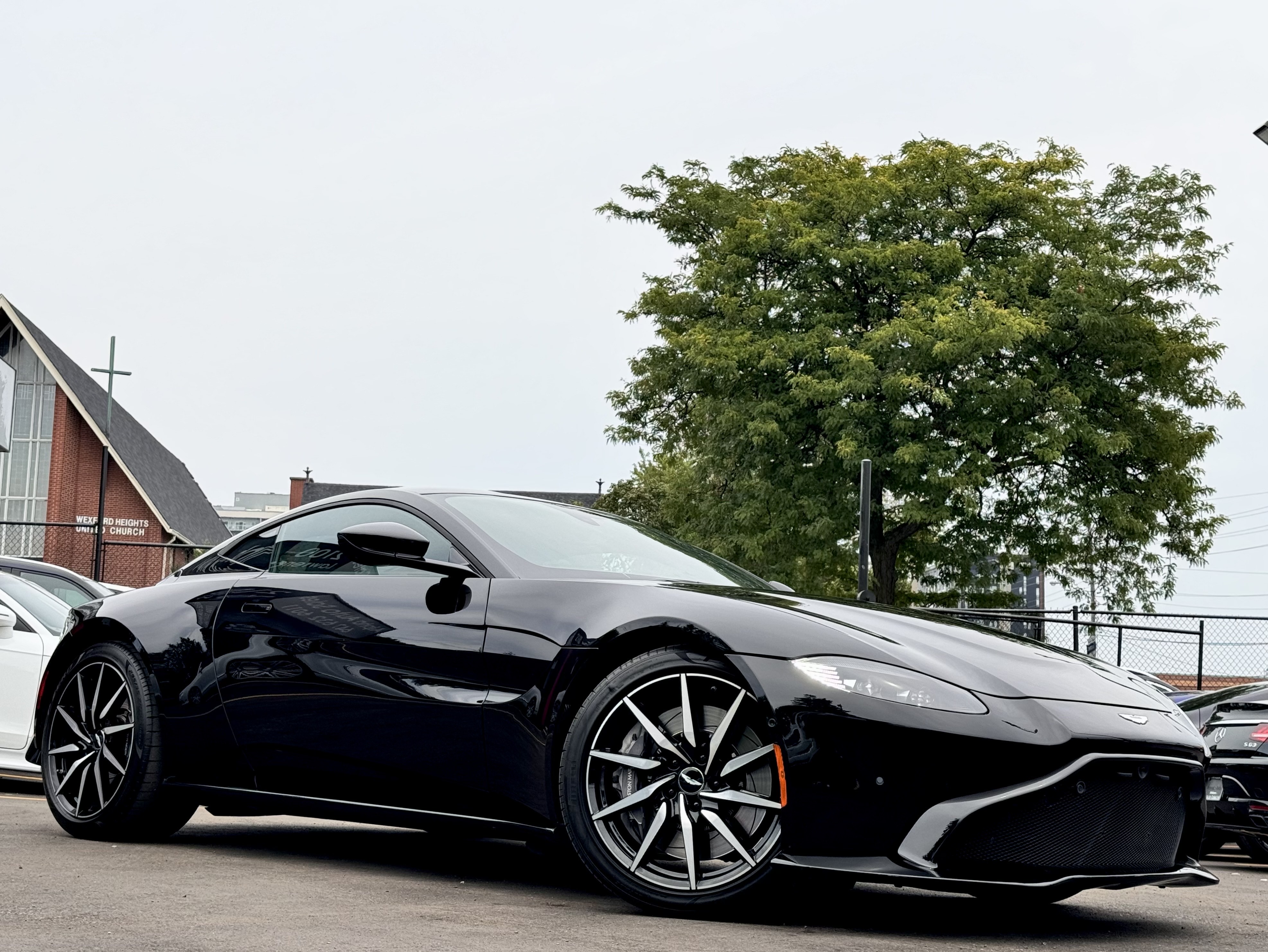 /alphaautosales/2020-AstonMartin-Vantage-04595031931061899.jpg