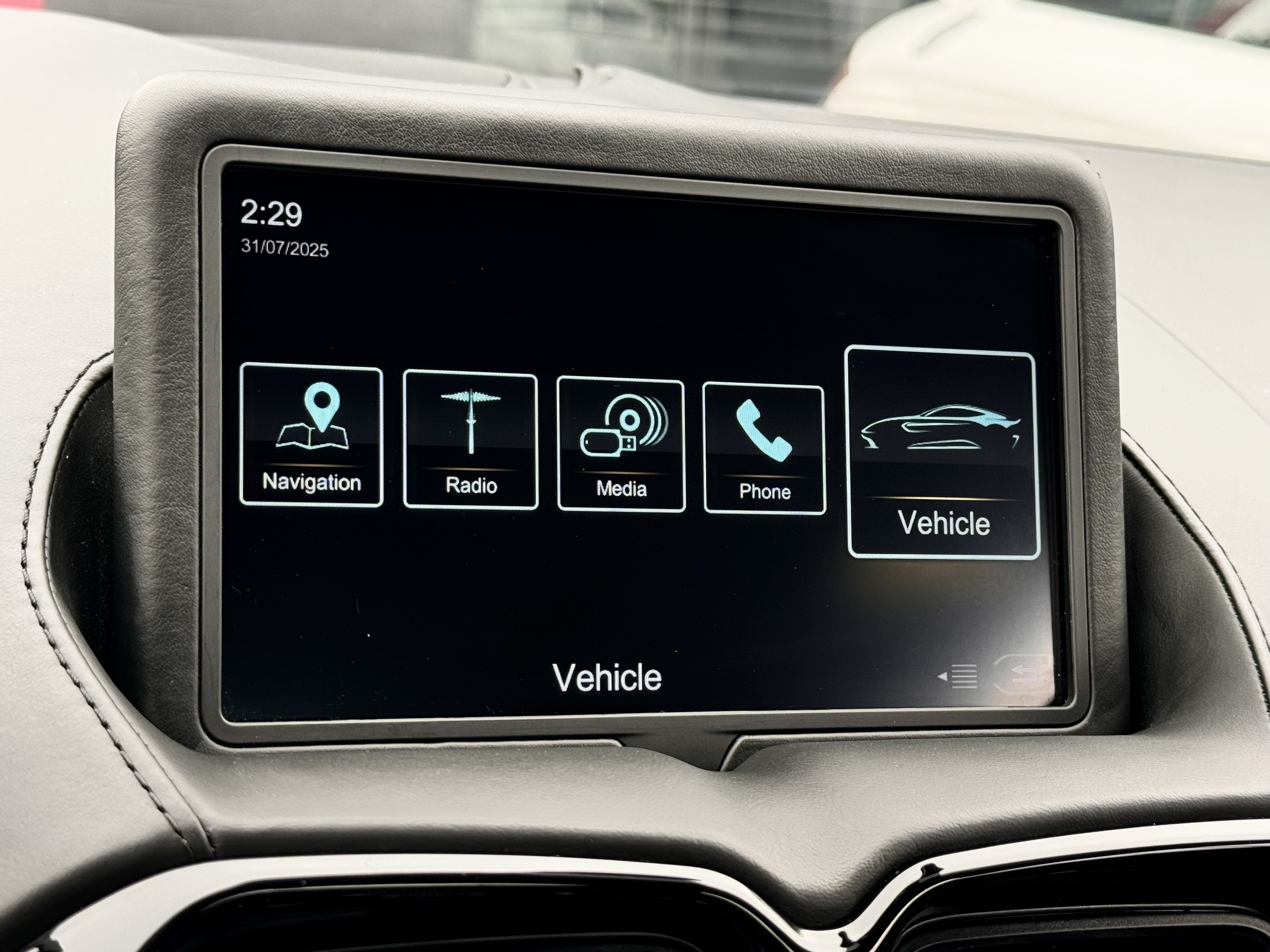 /alphaautosales/2020-AstonMartin-Vantage-1393371291944312.jpg