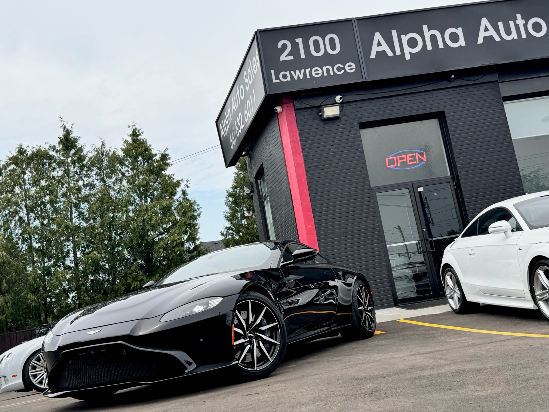 /alphaautosales/2020-AstonMartin-Vantage-21369747174820009.jpg