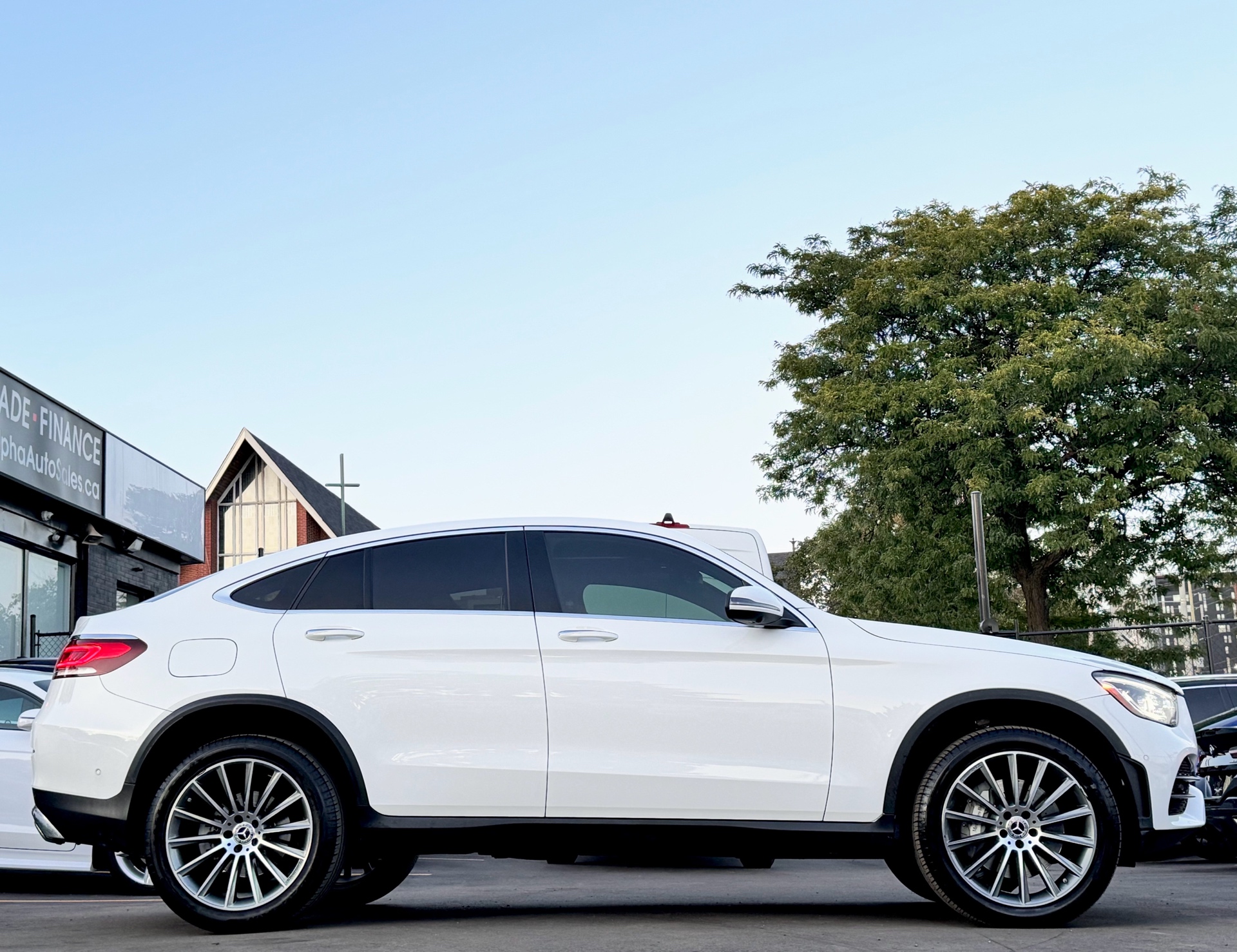 /alphaautosales/2020-Mercedes-Benz-GLC-class-23407145384800887.jpg