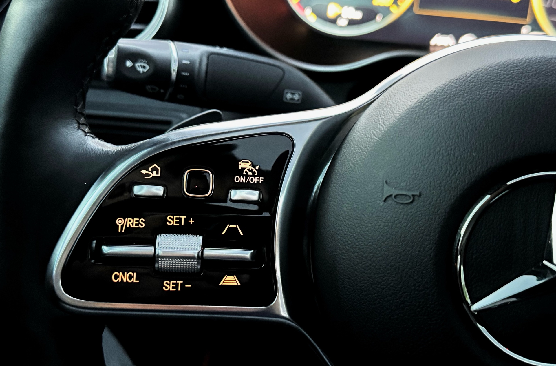 /alphaautosales/2020-Mercedes-Benz-GLC-class-38425501945593266.jpg