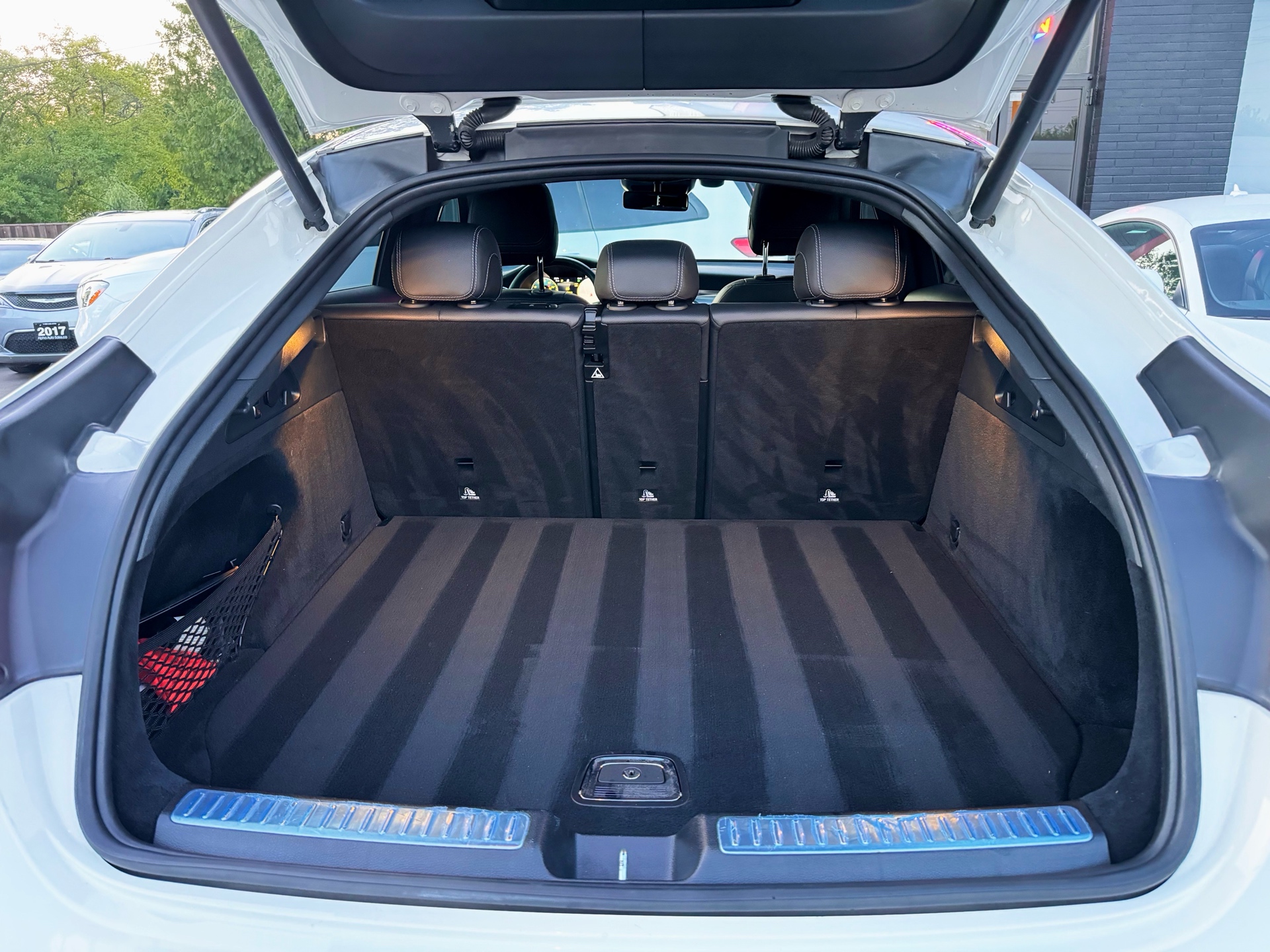 /alphaautosales/2020-Mercedes-Benz-GLC-class-5269296553731737.jpg