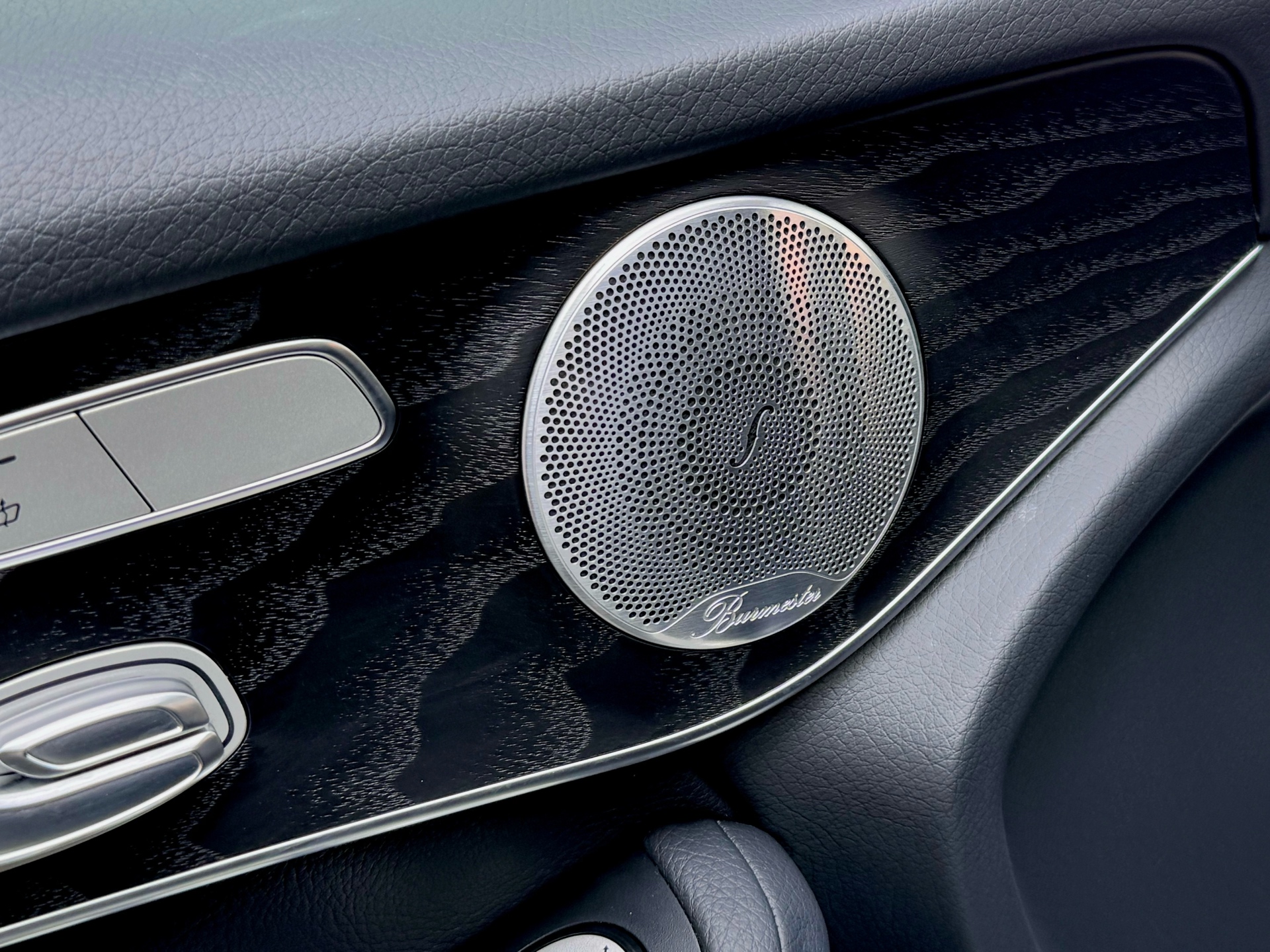 /alphaautosales/2020-Mercedes-Benz-GLC-class-8879676310361175.jpg