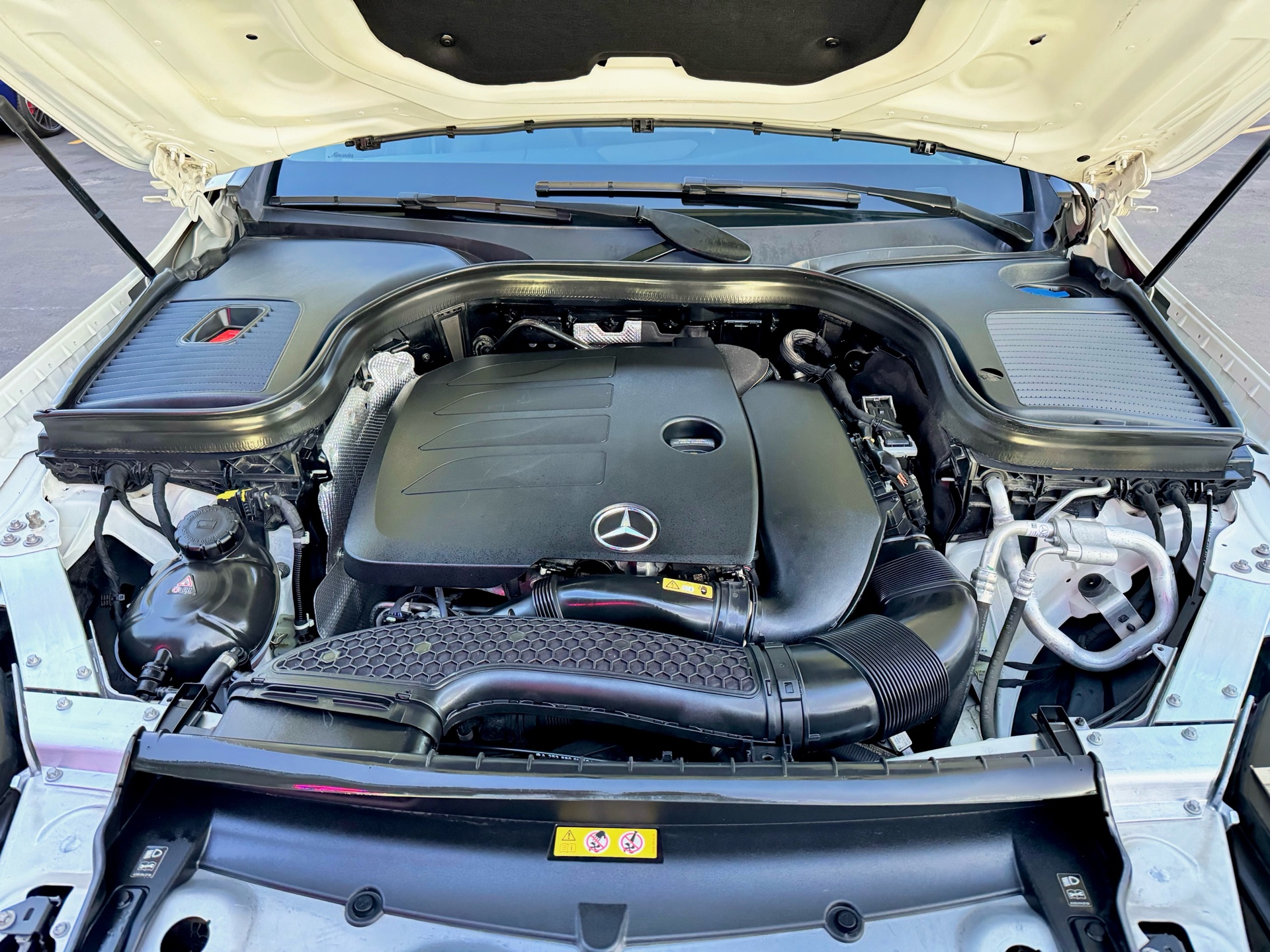 /alphaautosales/2020-Mercedes-Benz-GLC-class-9989693317558739.jpg