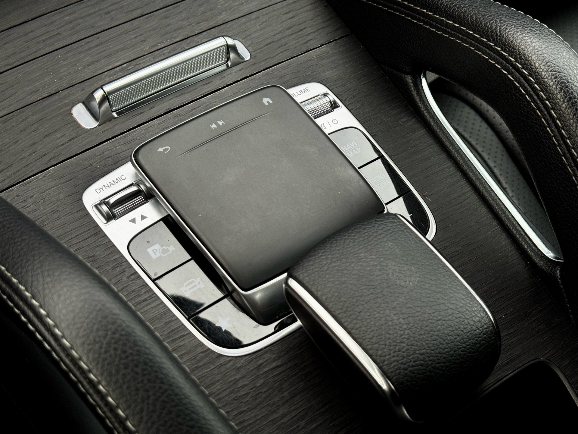 /alphaautosales/2020-Mercedes-Benz-GLE-class-08100291624100375.jpg