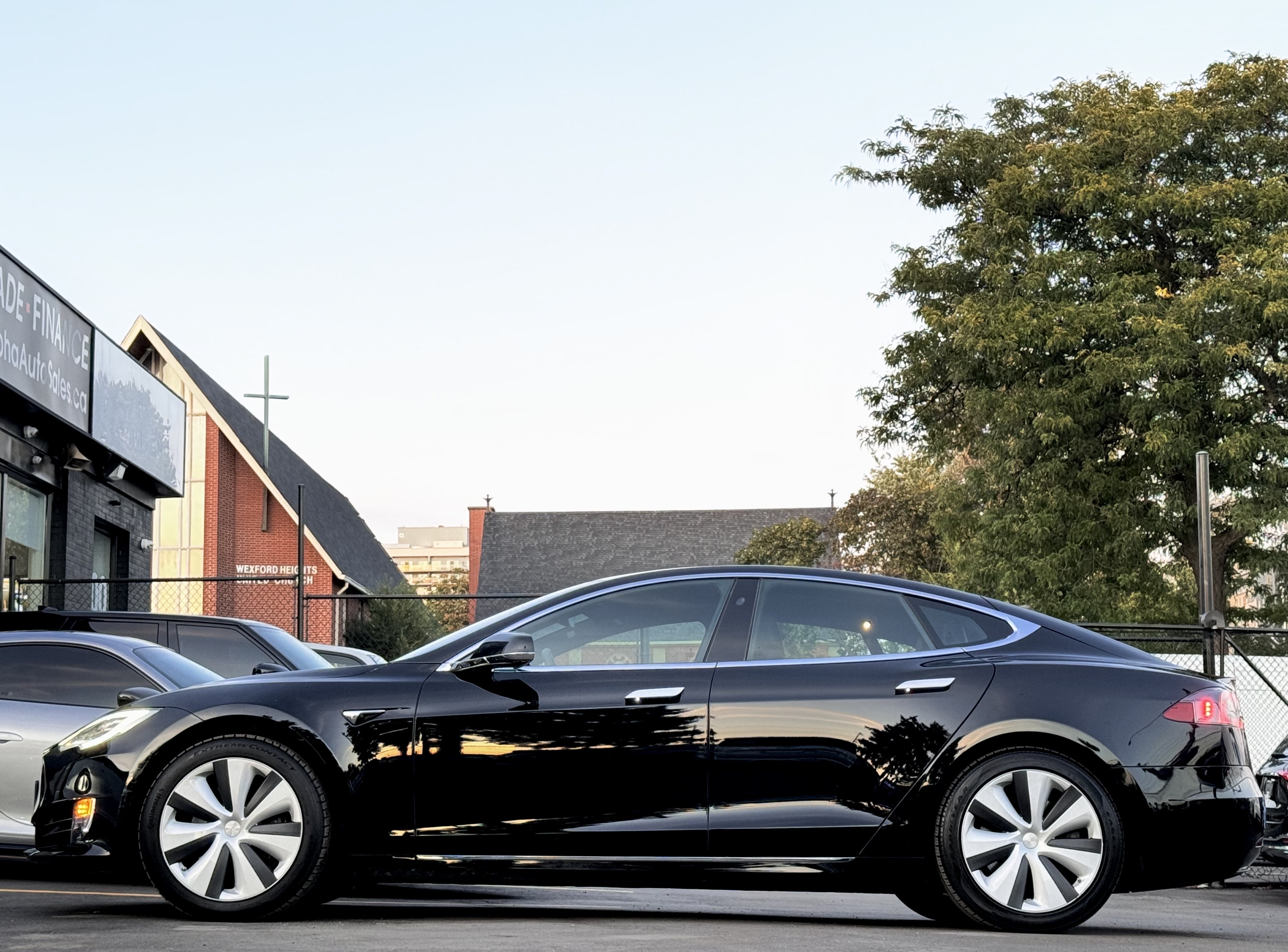 /alphaautosales/2020-Tesla-ModelS-7717529746092417.jpg