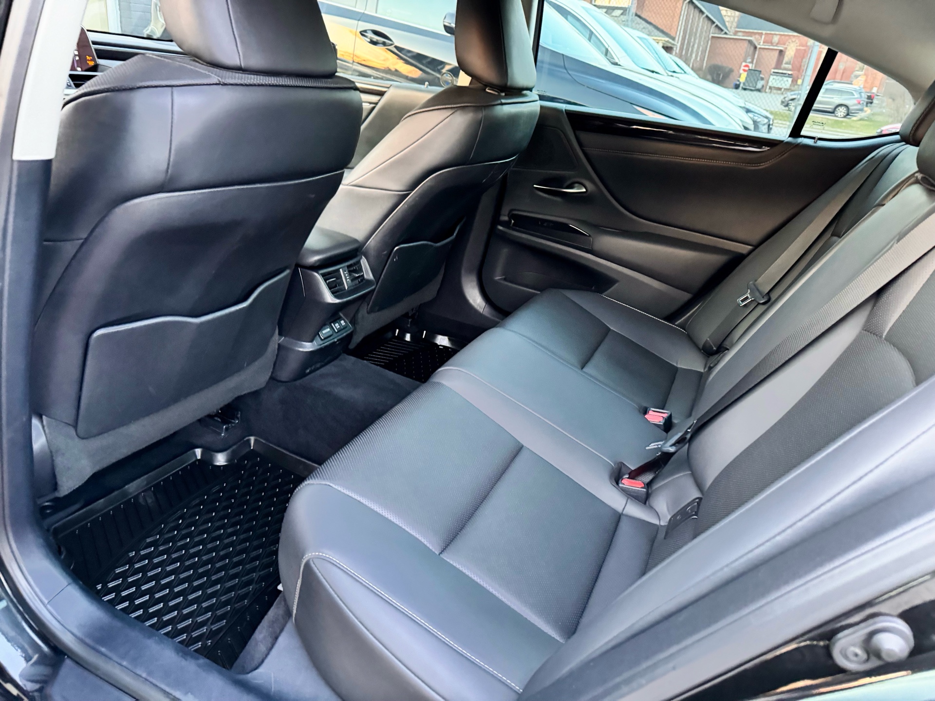 /alphaautosales/2021-Lexus-ES-05749809743460932.jpg