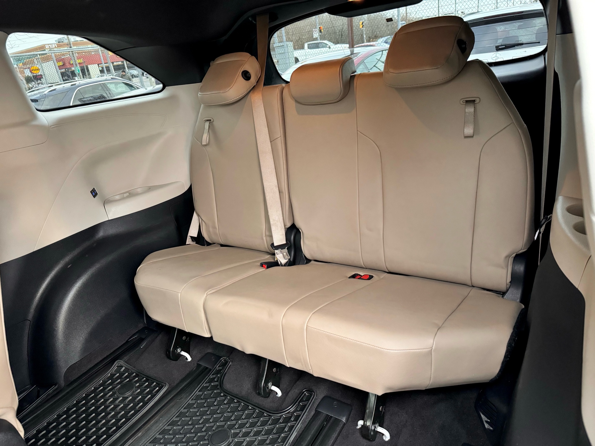 /alphaautosales/2021-Toyota-Sienna-012844054097689073.jpg