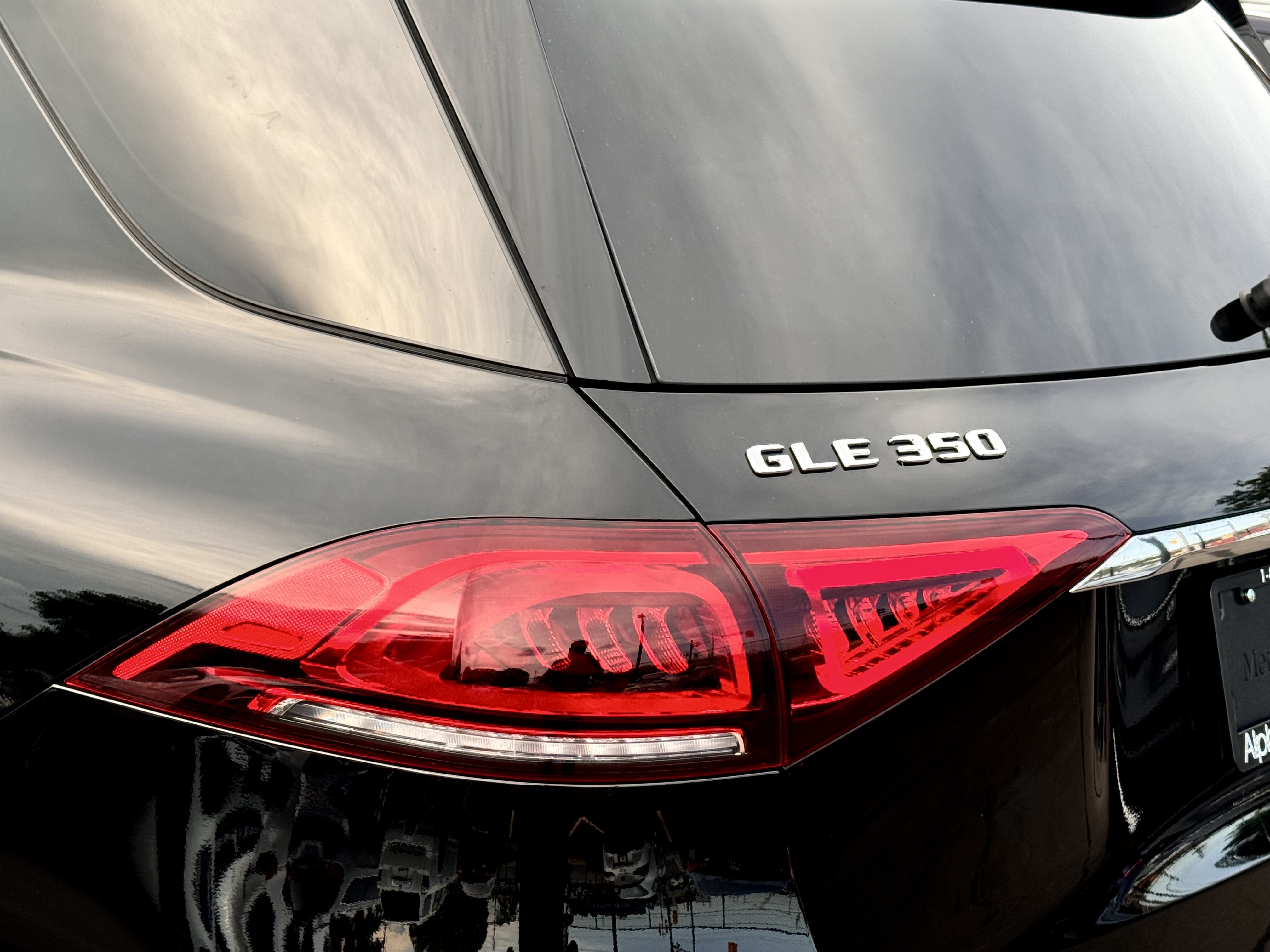 /alphaautosales/2022-Mercedes-Benz-GLE-class-049834962210671296.jpg