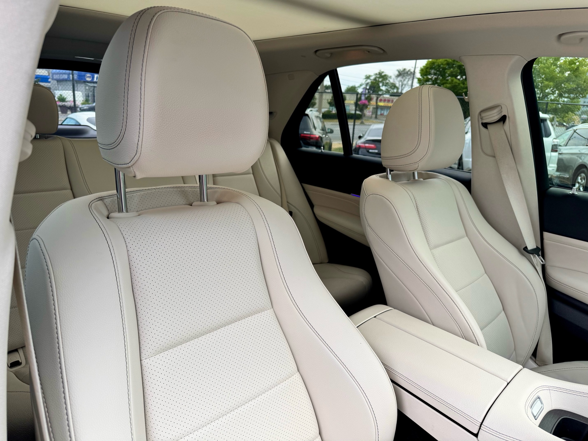 /alphaautosales/2022-Mercedes-Benz-GLE-class-9771500915918068.jpg