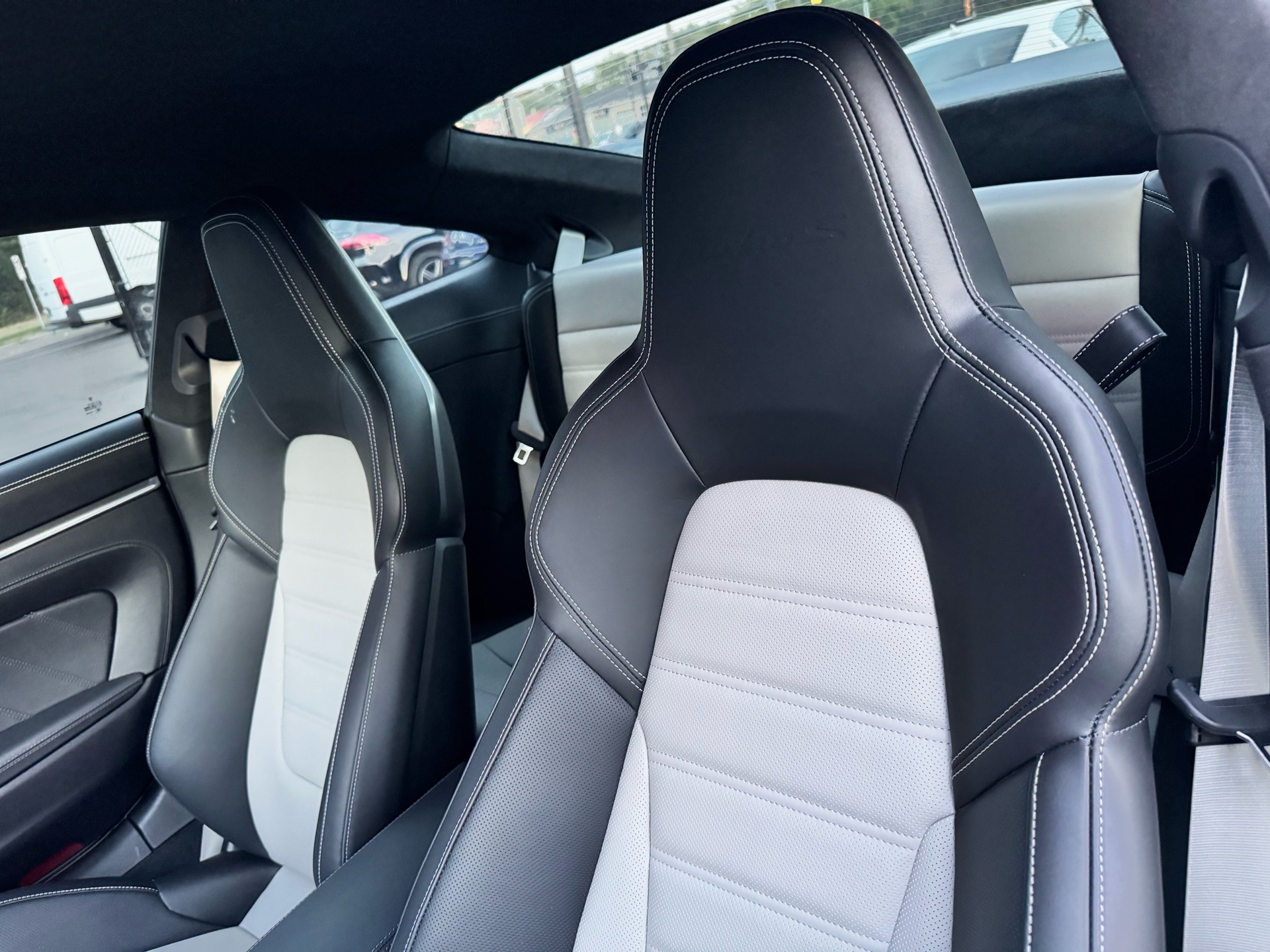 /alphaautosales/2022-Porsche-911-5780148527890125.jpg